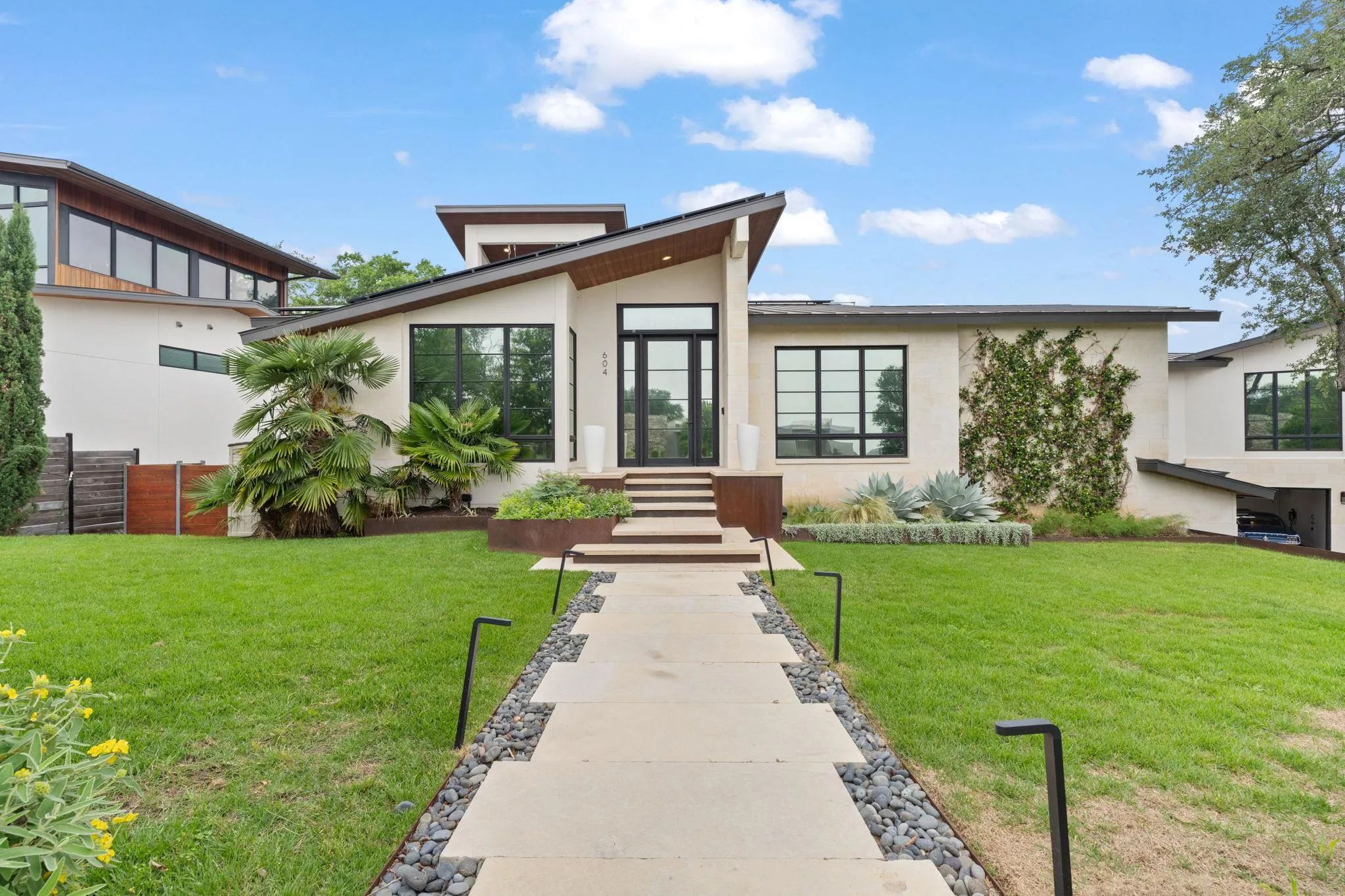 Photo of 604 BROOKHAVEN TRL, Austin, 78746