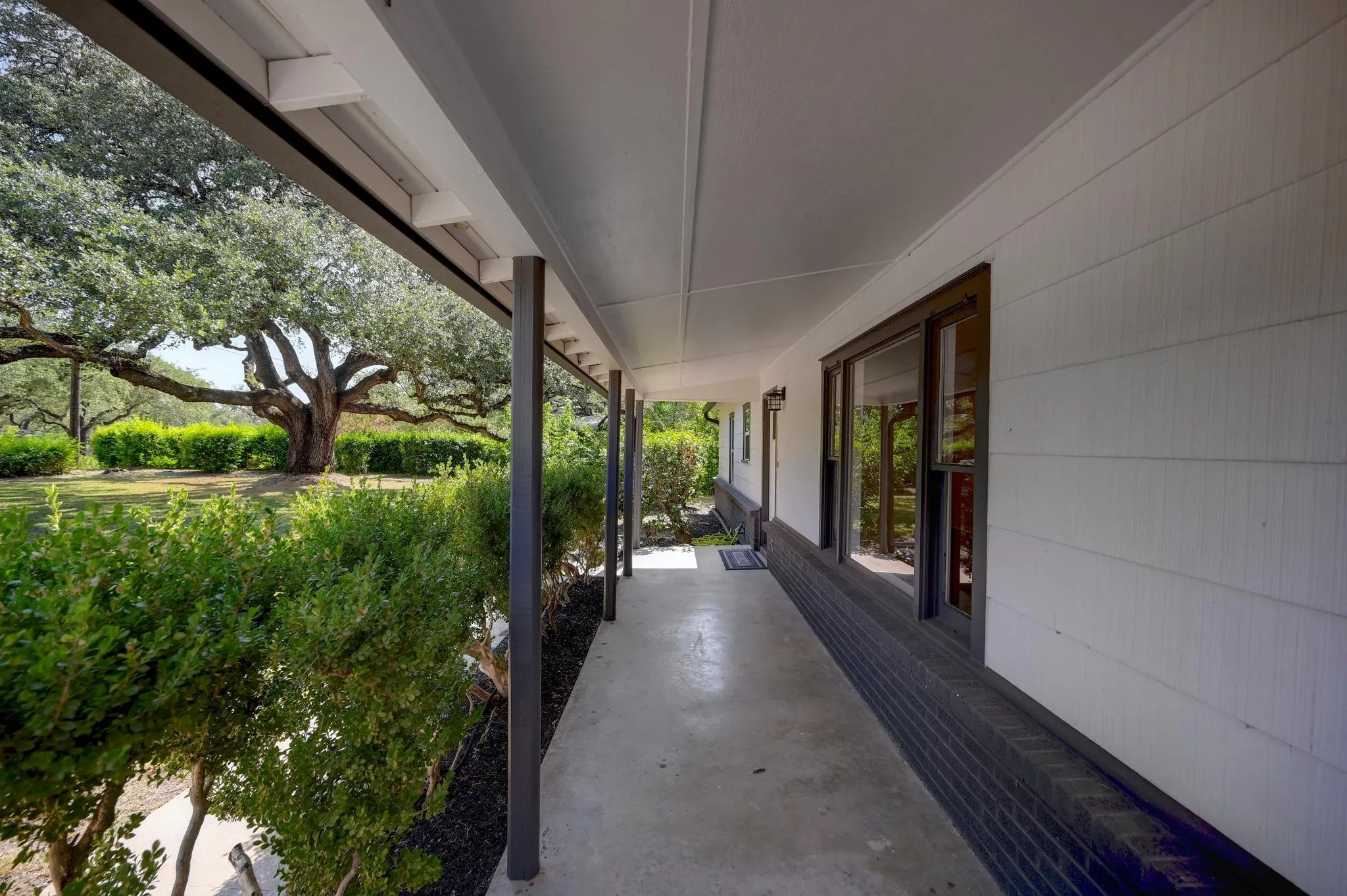 Photo 4 of 7611 OAK HEDGE PL