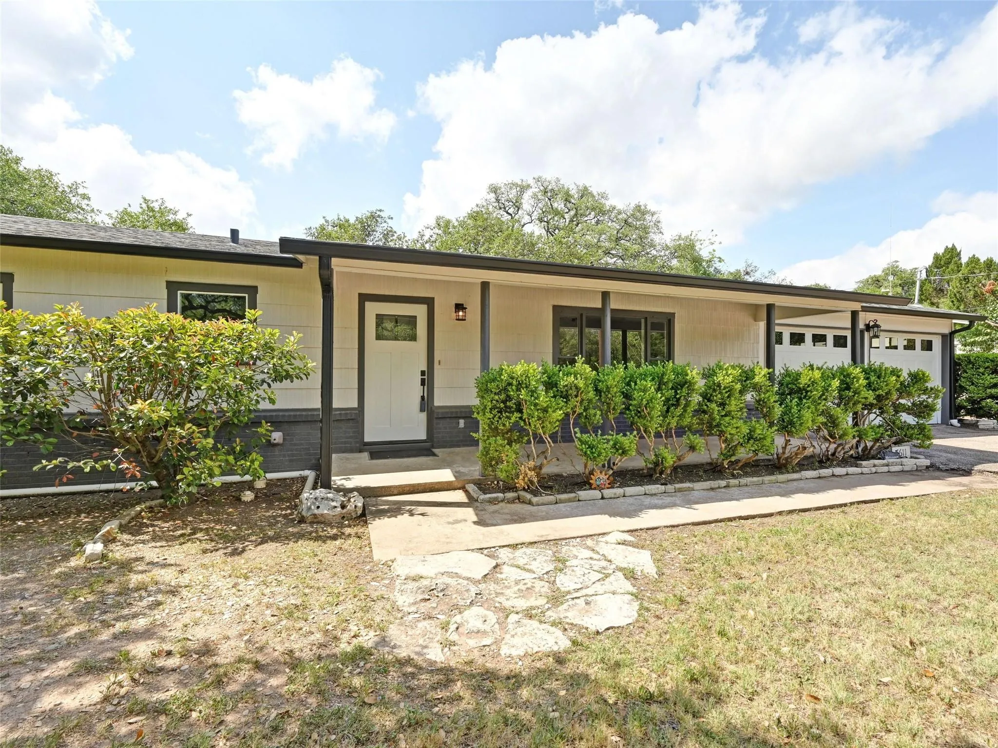 Photo 2 of 7611 OAK HEDGE PL