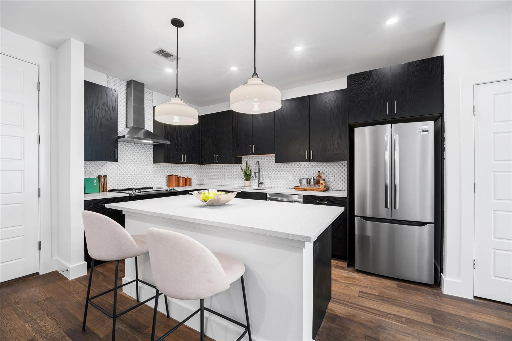 Photo 3 of 1615 E 7TH ST #208