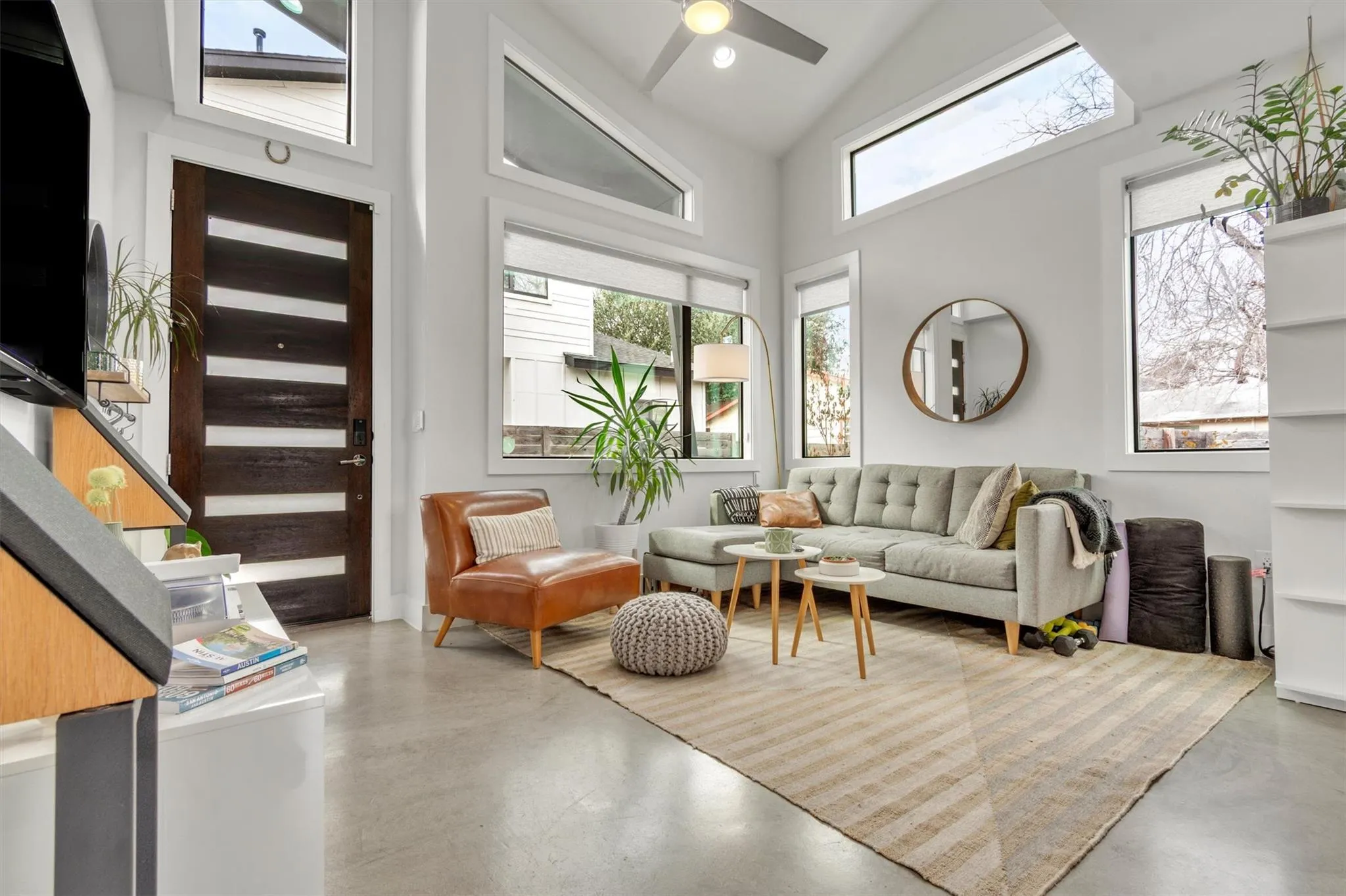 Photo 2 of 2706 ZARAGOSA ST #2