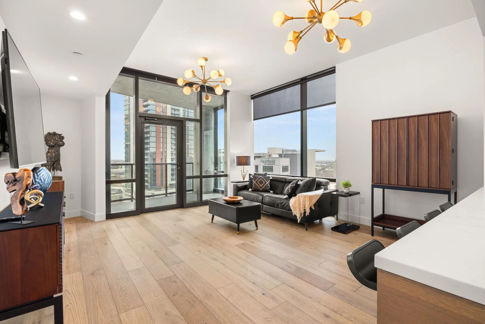 Photo 4 of 70 RAINEY ST #1509