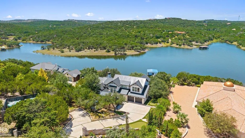 Photo of 821 S ANGEL LIGHT DR, Spicewood, TX, 78669