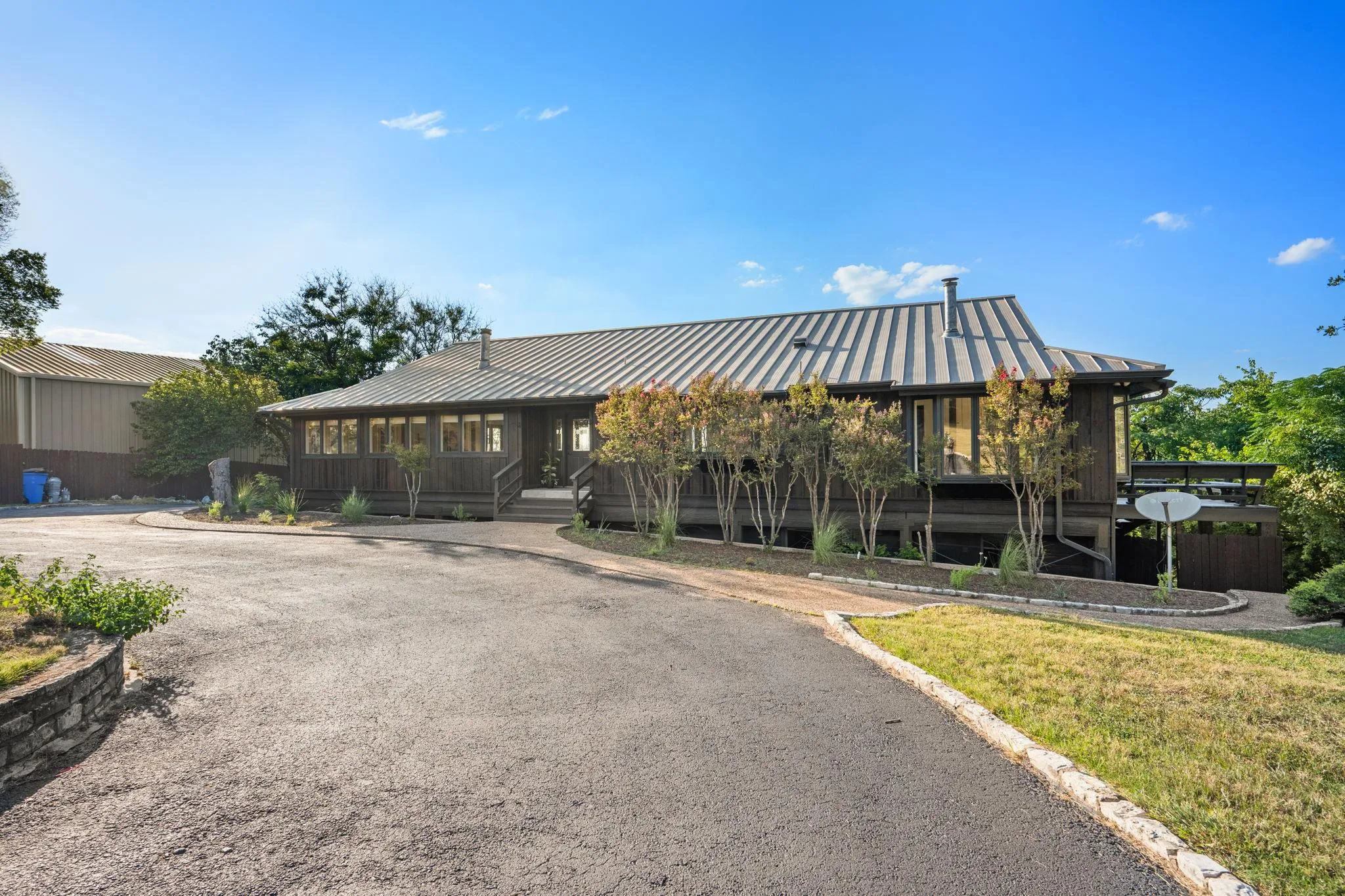 Photo 5 of 21106 LAKESHORE DR