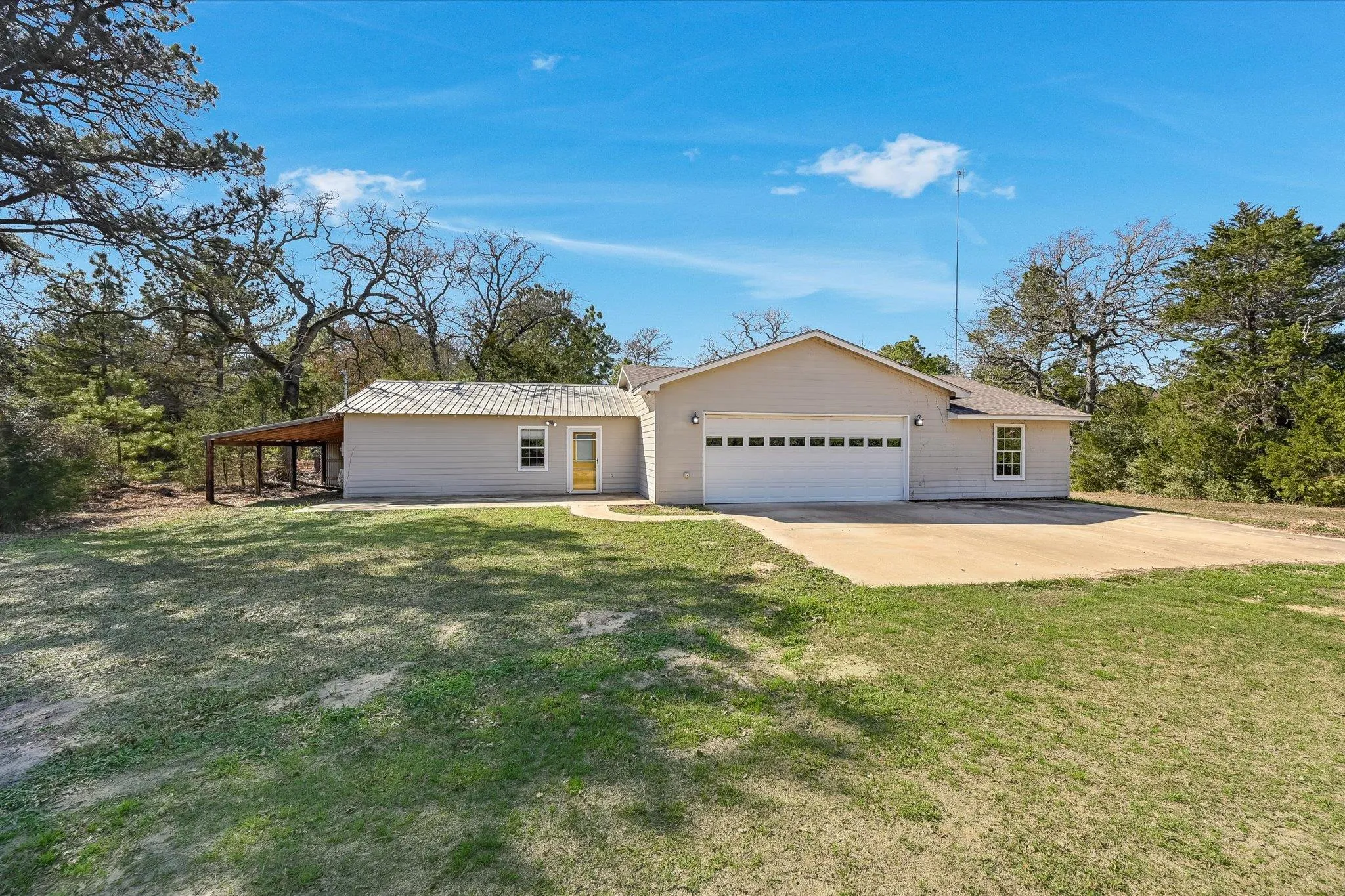 Photo of 203 PATHFINDERS WAY, Smithville, TX, 78957