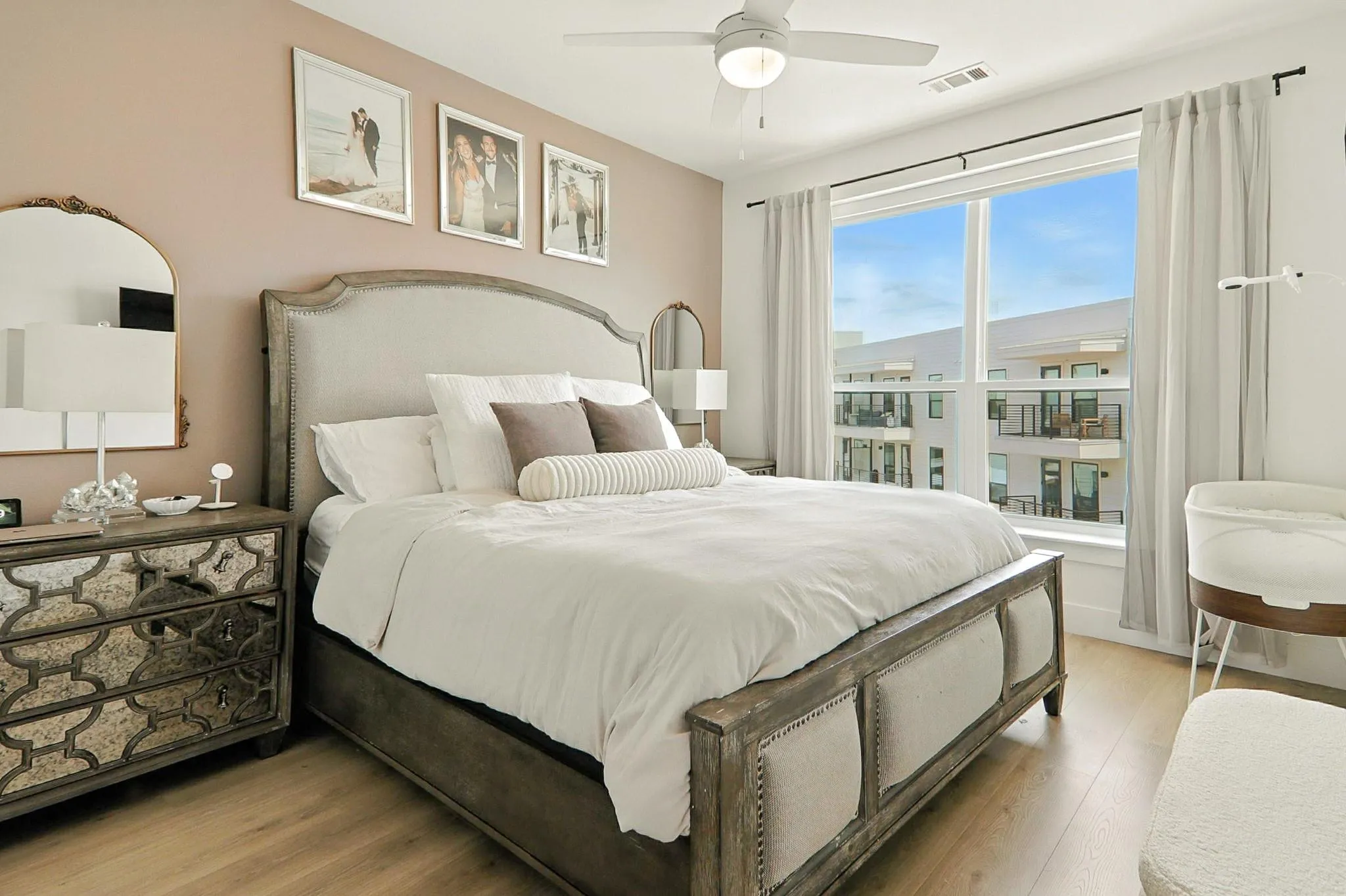 Photo 2 of 1701 SIMOND AVE #639