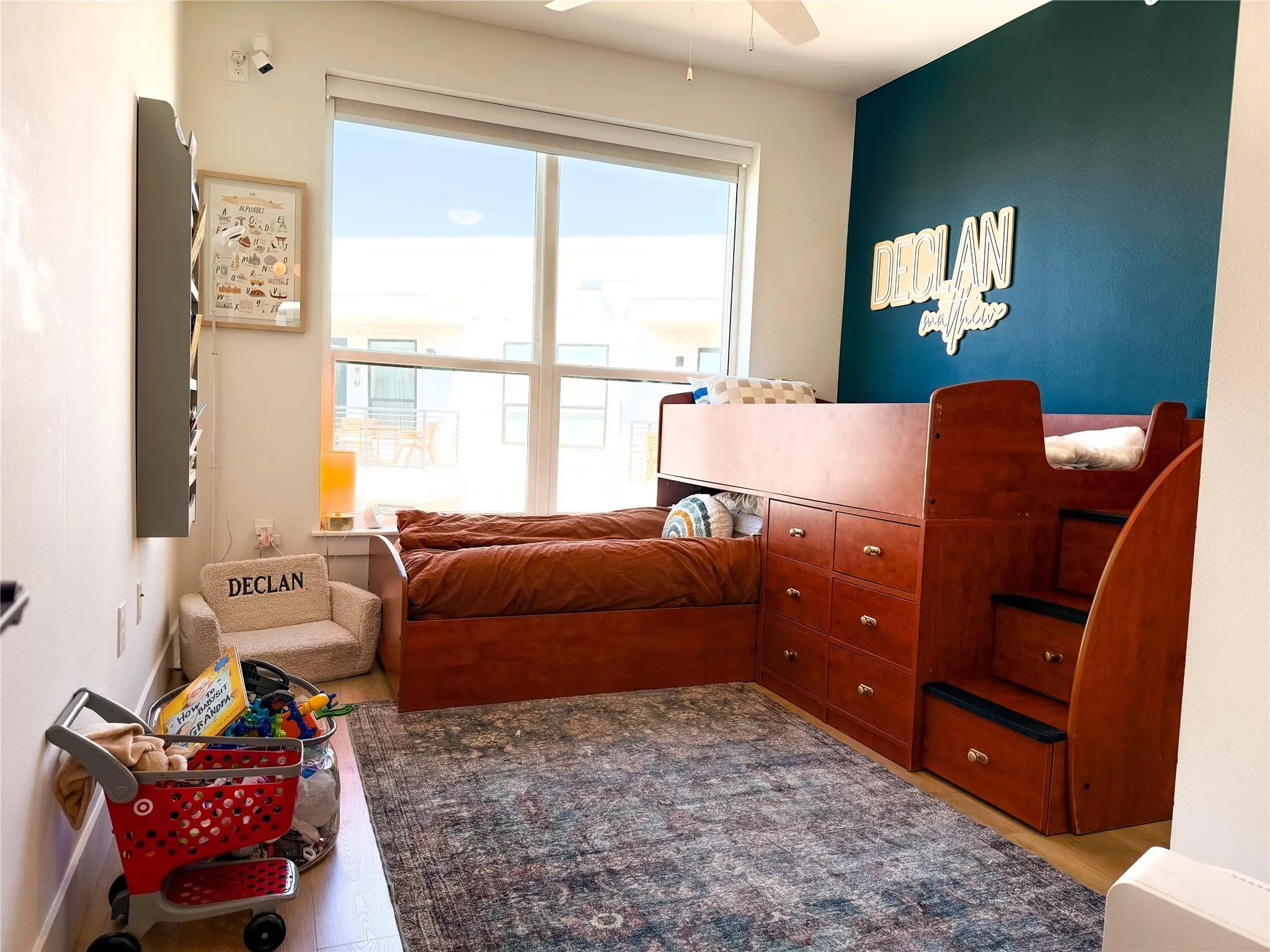 Photo 3 of 1701 SIMOND AVE #639
