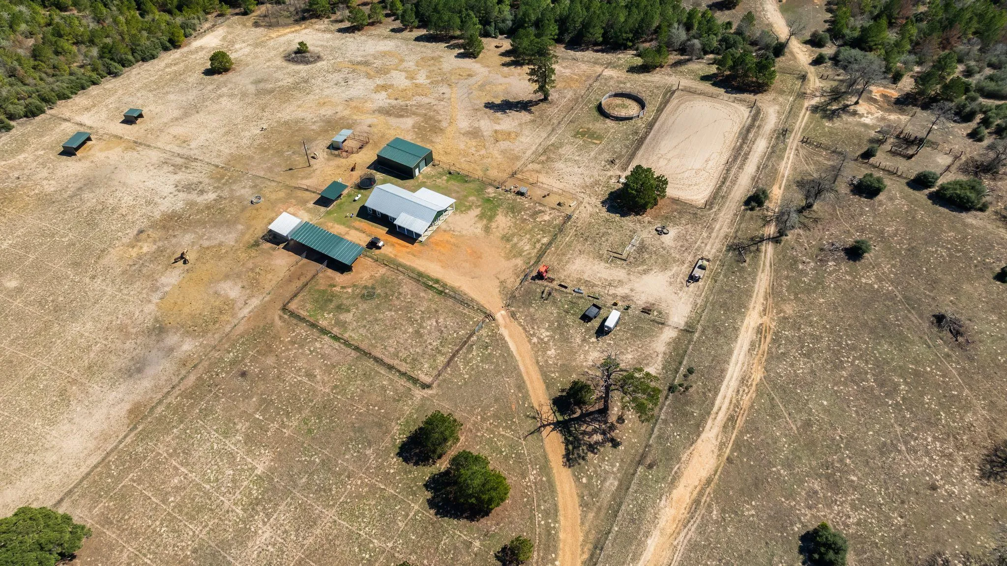 Photo of 935 HIGHWAY 21 E, Paige, TX, 78602