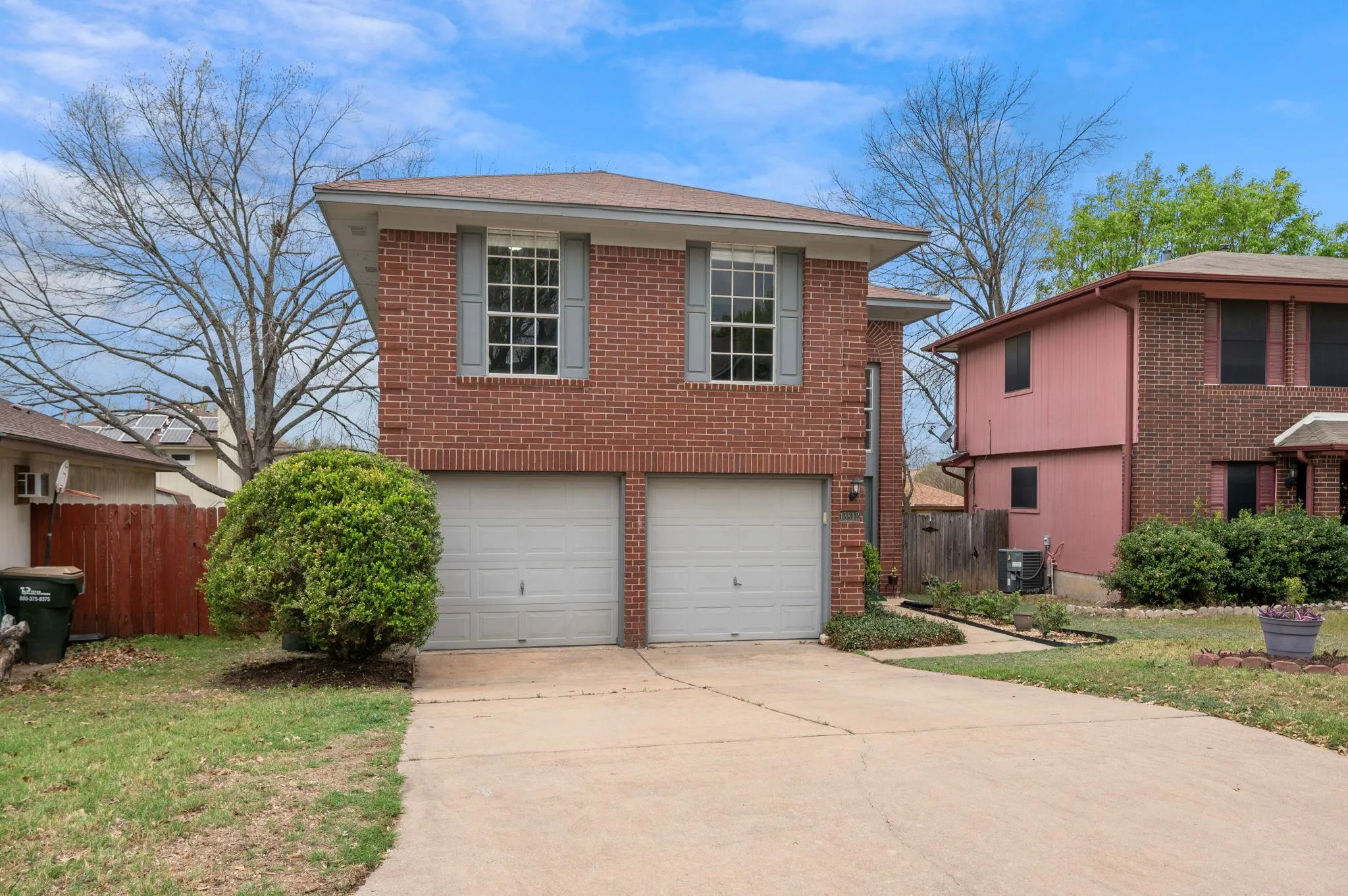 Photo 3 of 13812 LOTHIAN DR