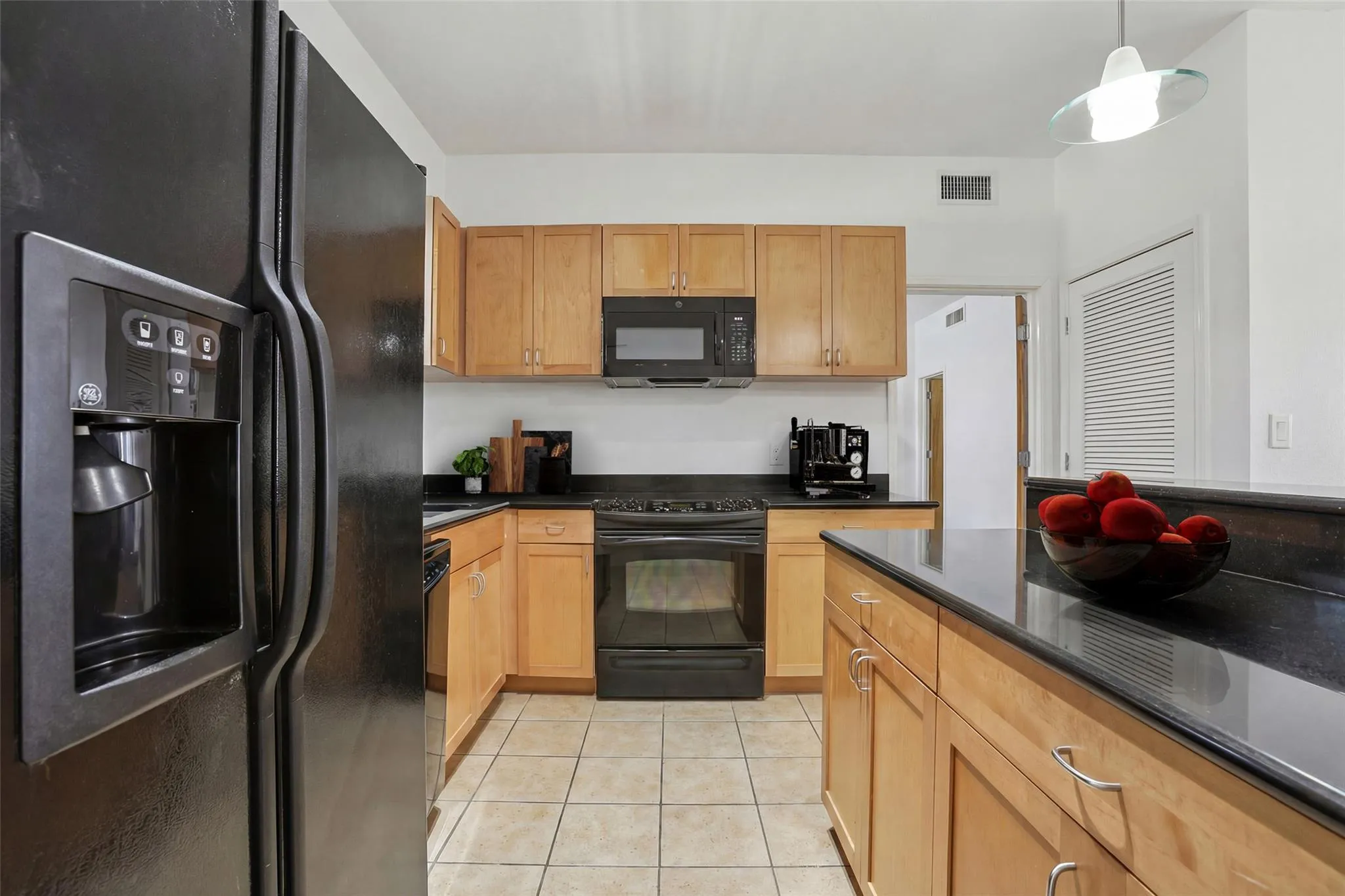 Photo 4 of 711 W 26TH ST #704