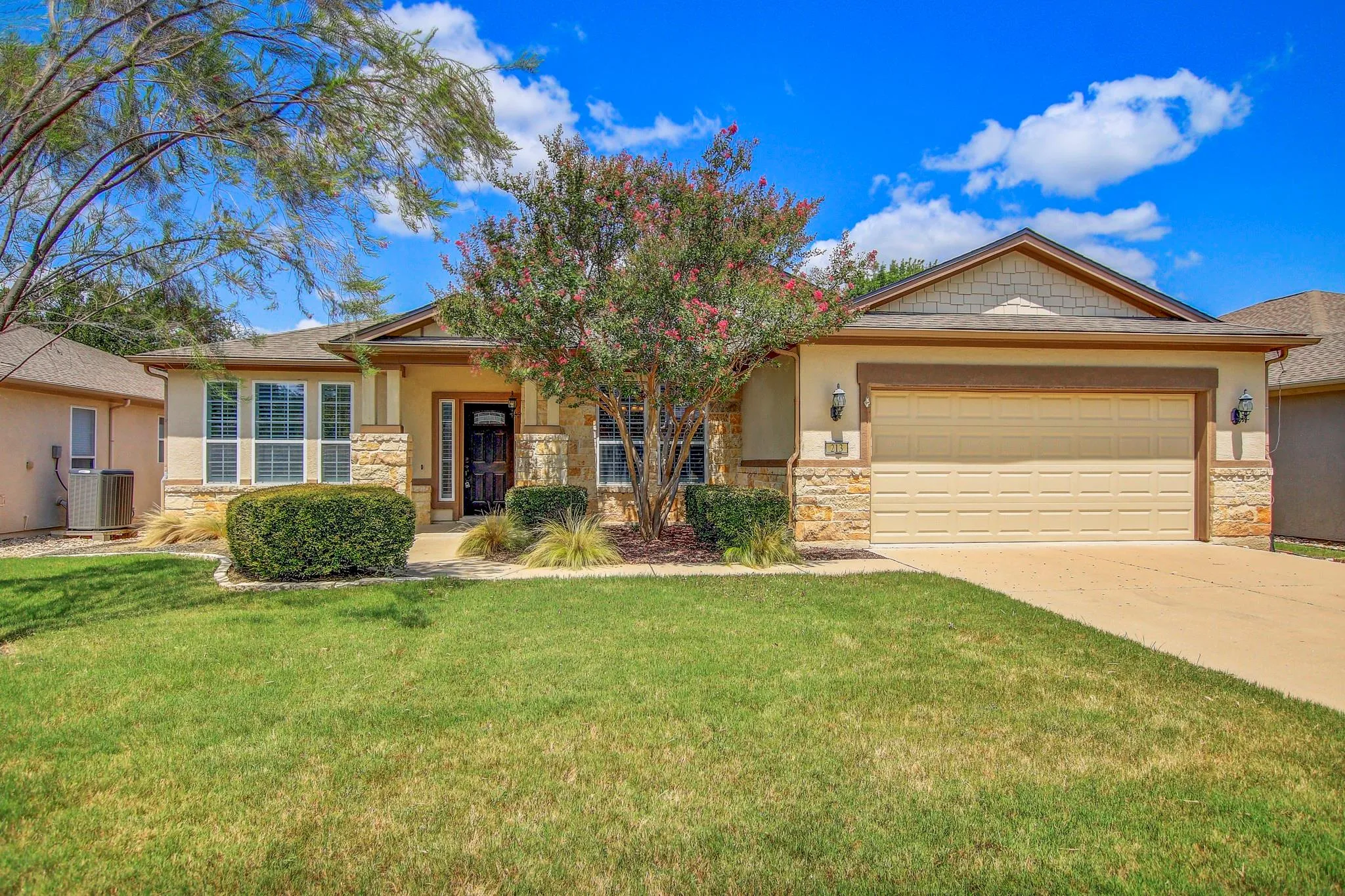 Photo of 213 MUSTANG ISLAND TRL, Georgetown, TX, 78633