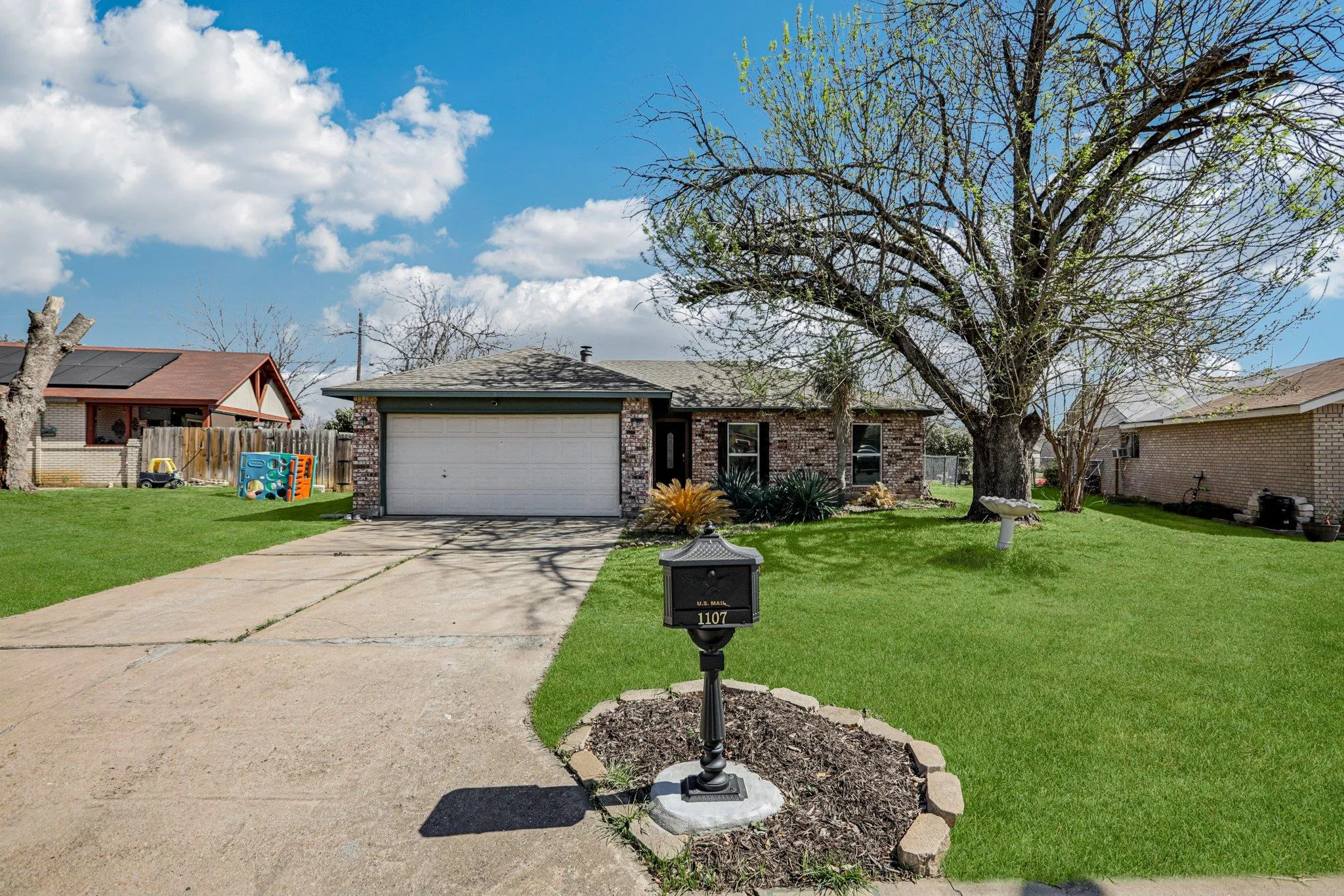 Photo 2 of 1107 LONG MEADOW DR