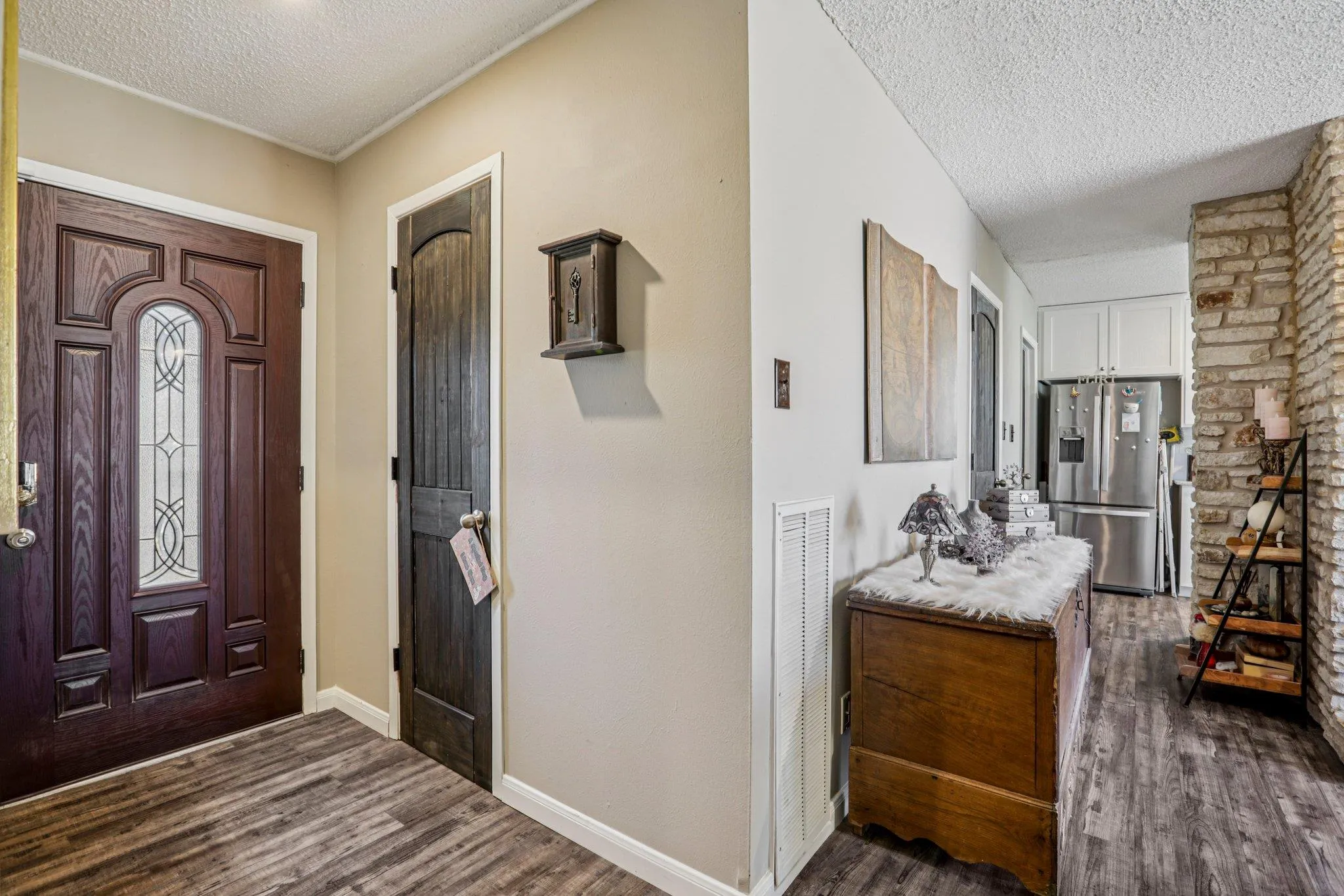 Photo 4 of 1107 LONG MEADOW DR