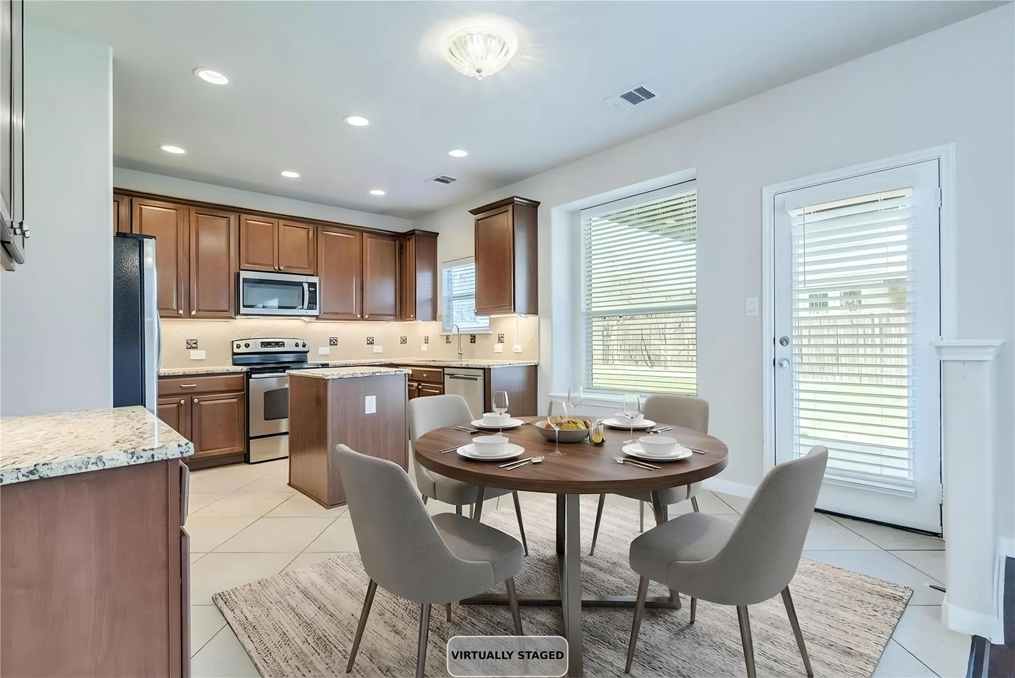 Photo 4 of 17708 LINKHILL DR