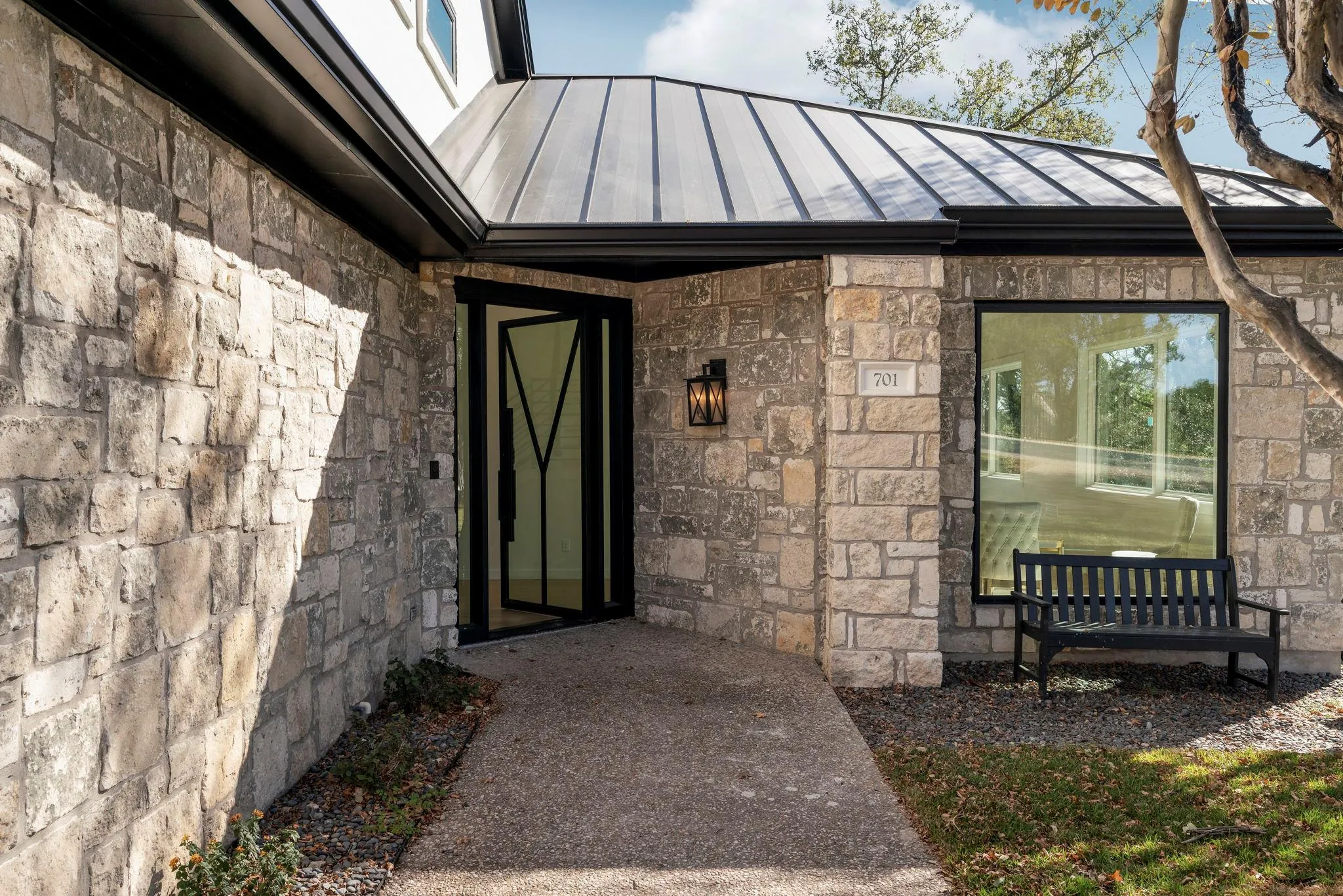 Photo 5 of 701 FURLONG DR