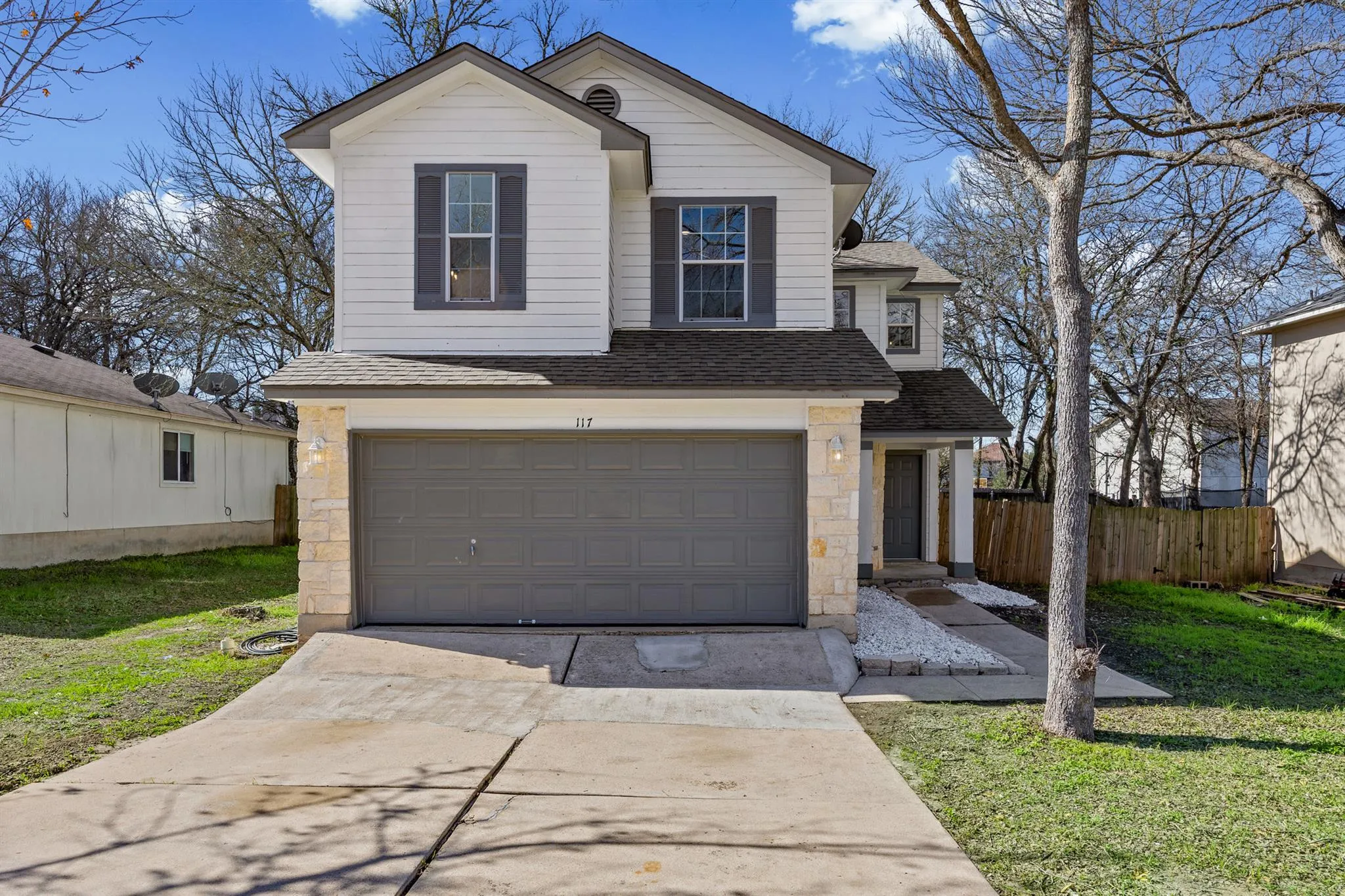 Photo of 117 HIGH POINT BLVD, Cedar Creek, TX, 78612