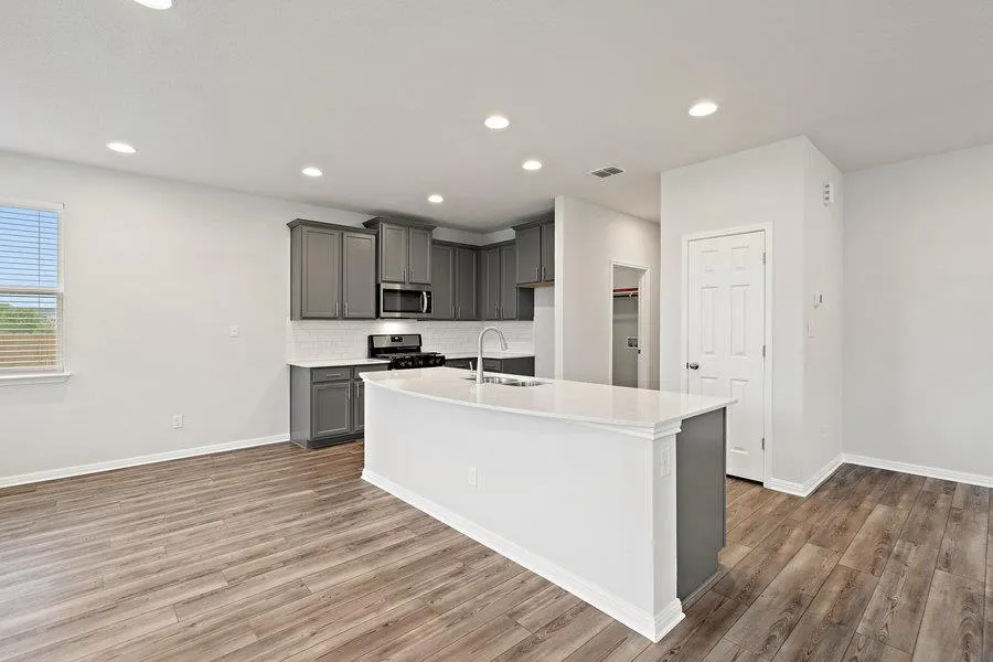 Photo 4 of 1505 CORSAC WAY