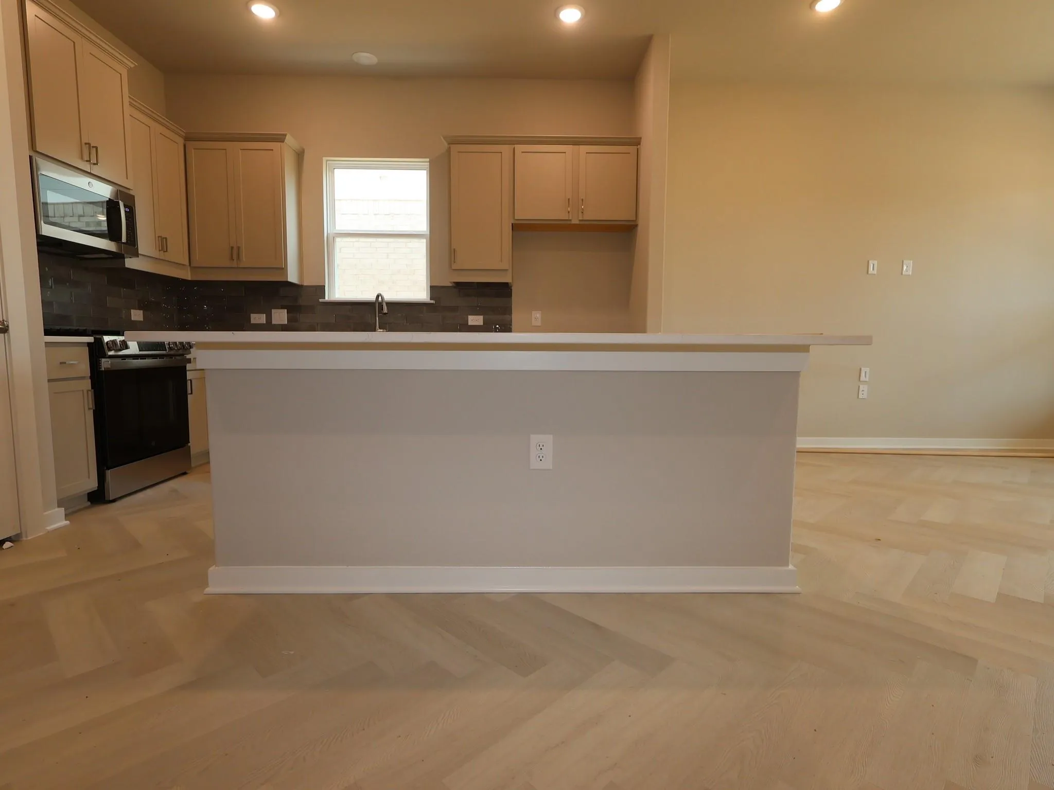 Photo 4 of 13206 STABLER DR