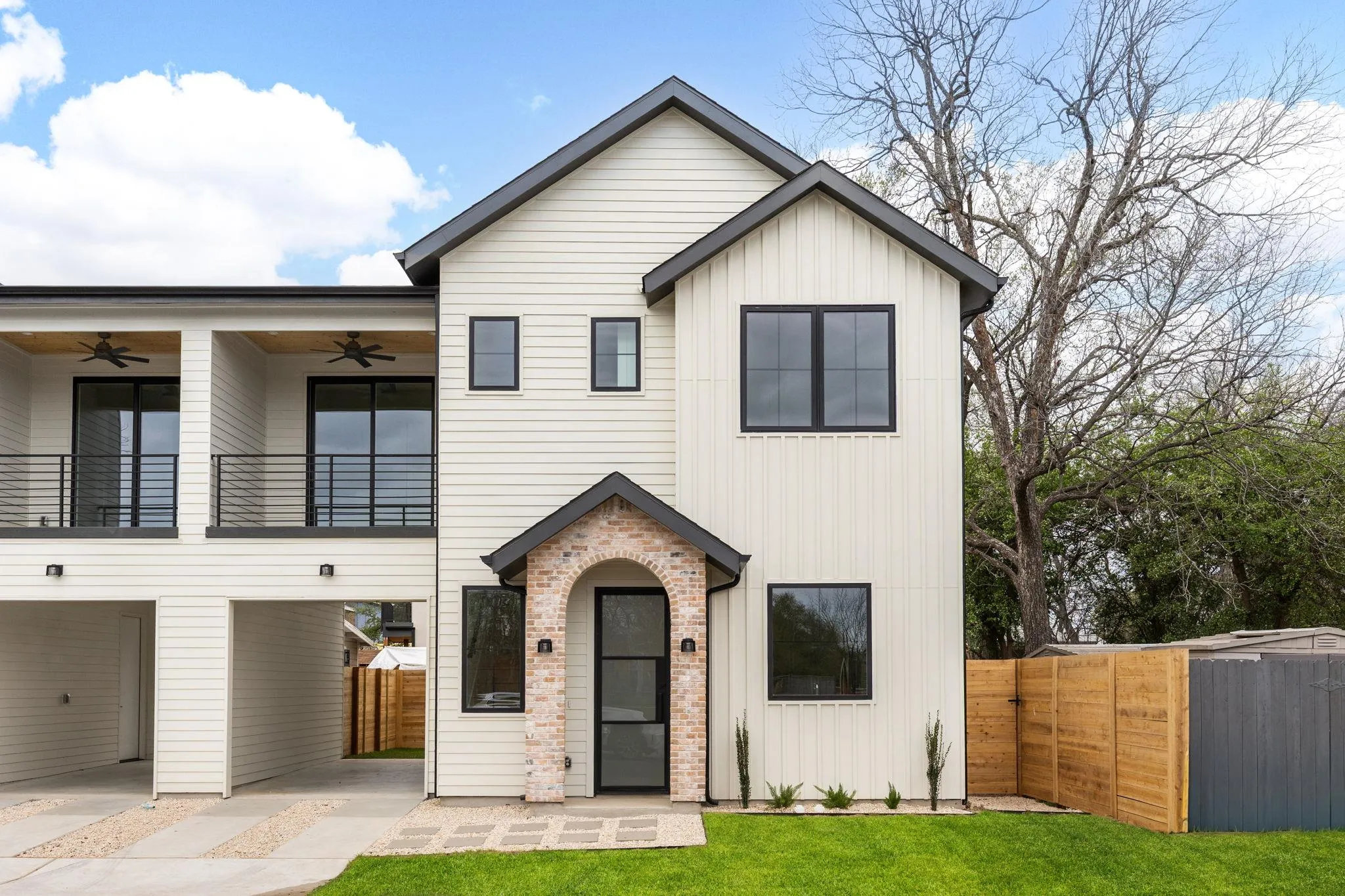 Photo 2 of 408 LINDEN NONE #B
