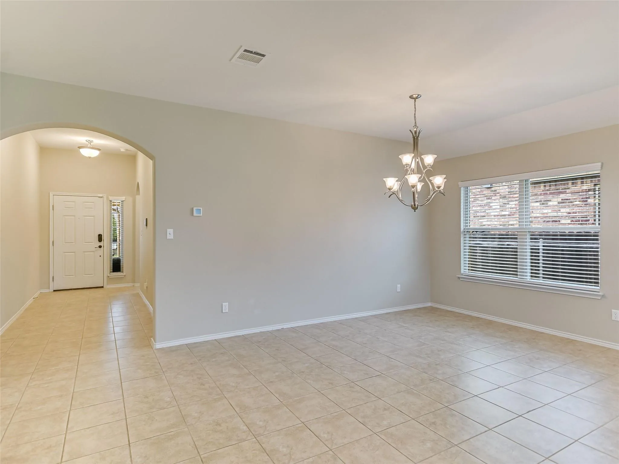 Photo 4 of 118 MILLSAPS CT