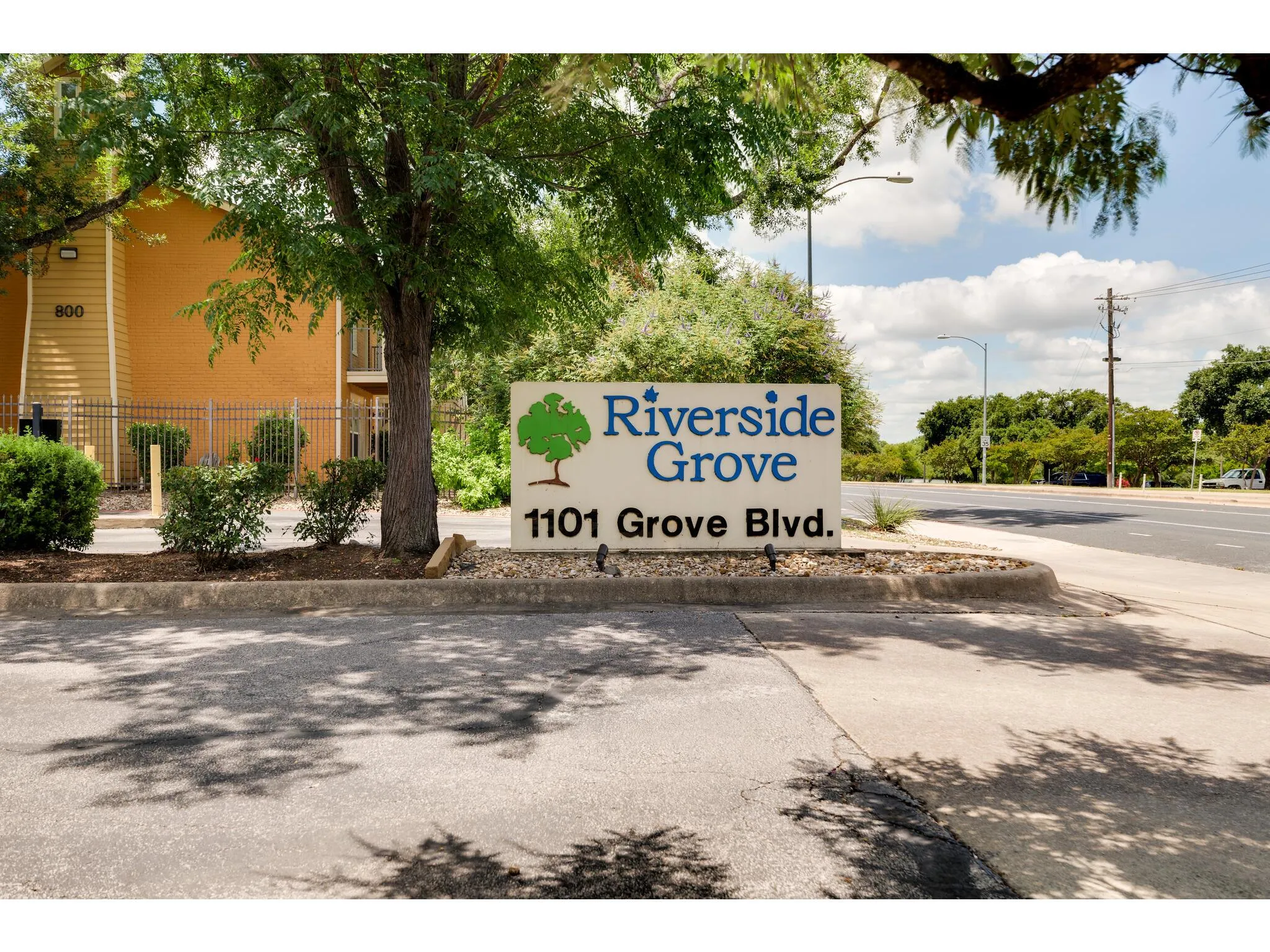 Photo 3 of 1101 GROVE BLVD #102
