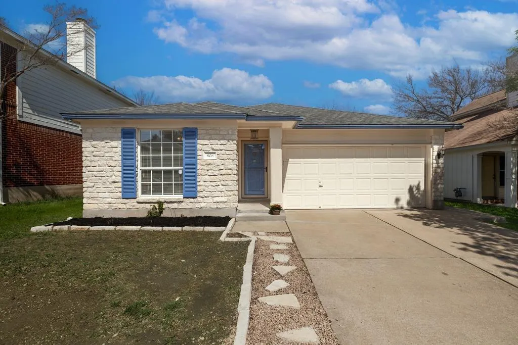 Photo of 808 MINTURN LN, Austin, TX, 78748
