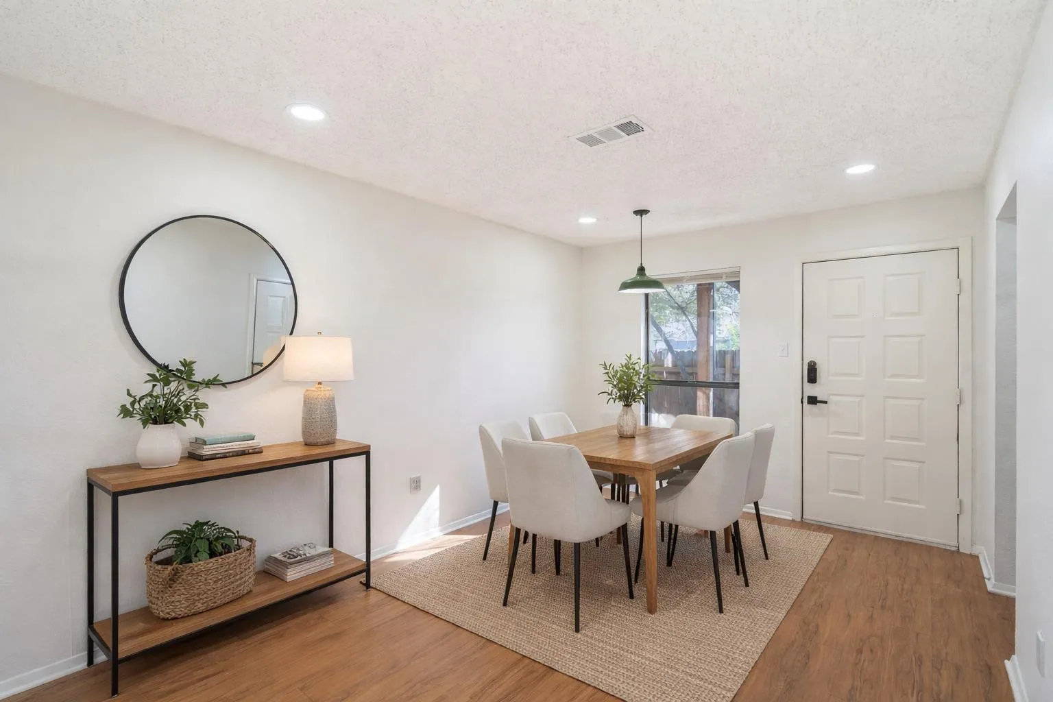 Photo 4 of 4701 RED RIVER ST #102