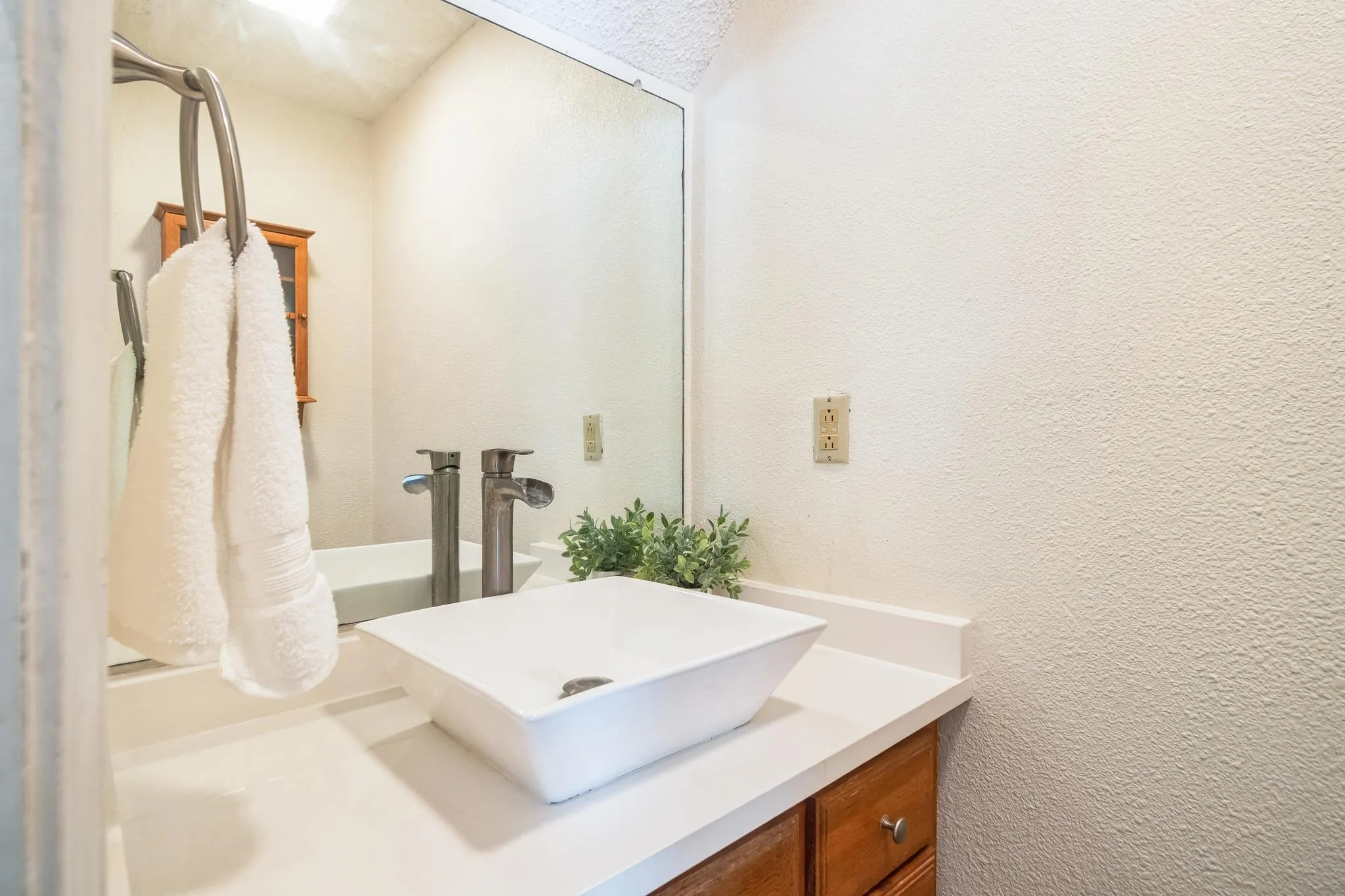 Photo 5 of 3008 WHISPER OAKS LN #B