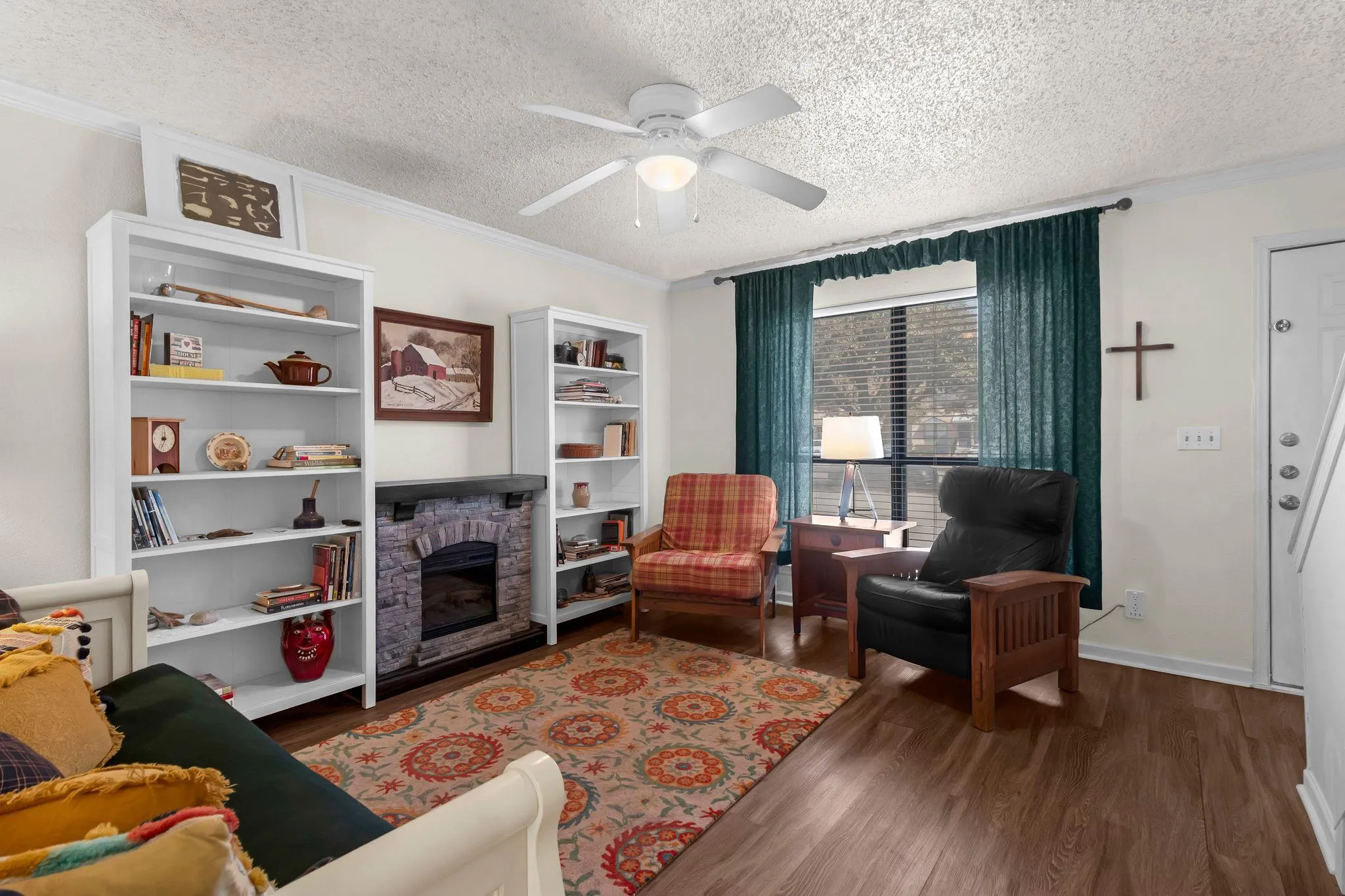 Photo 2 of 3008 WHISPER OAKS LN #B