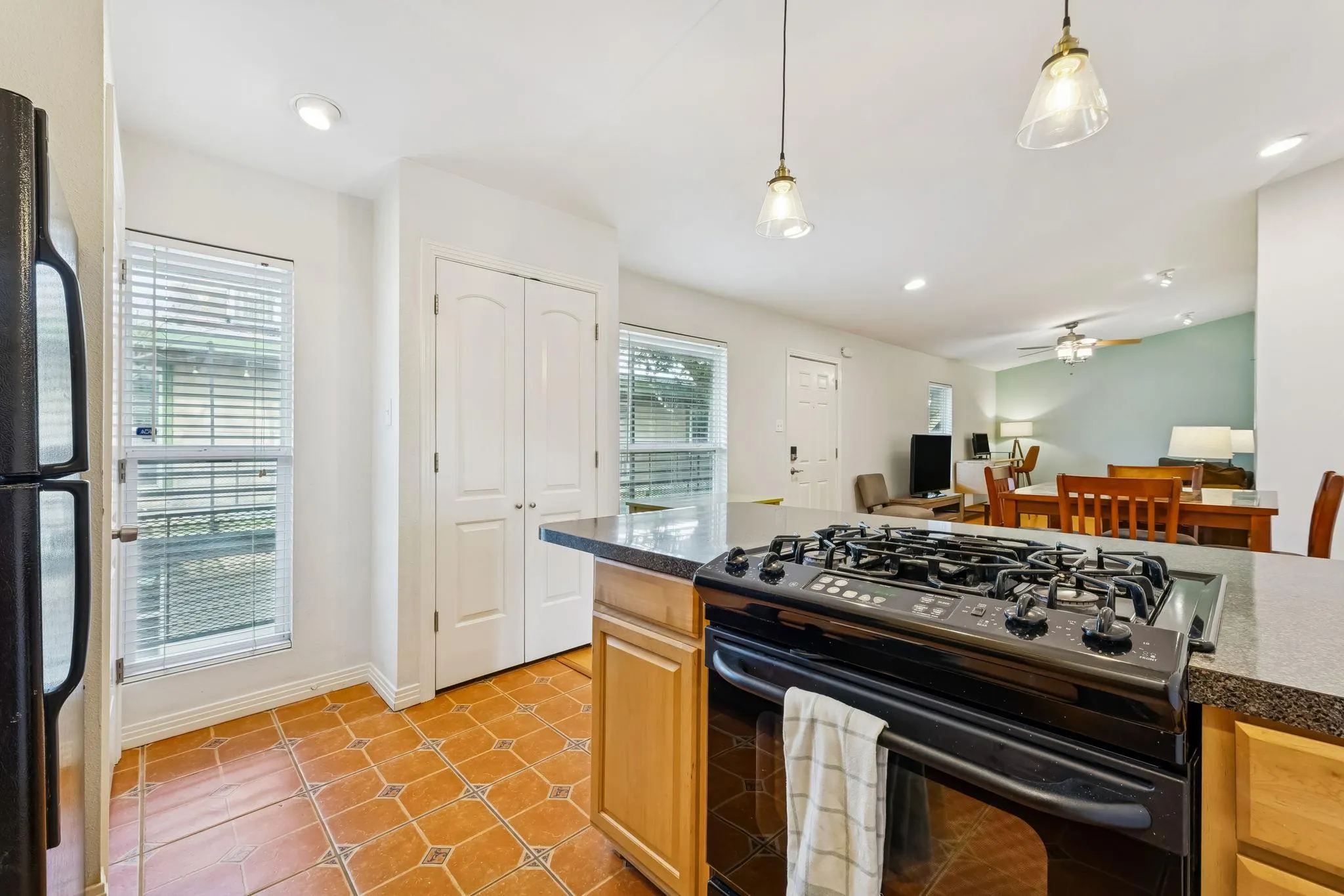 Photo 2 of 2021 BLUEBONNET LN #210
