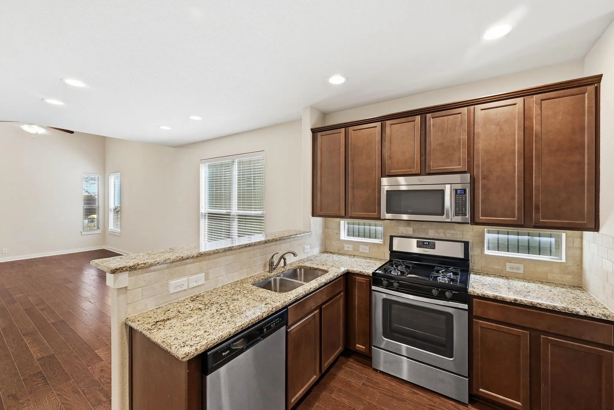 Photo 4 of 2101 RIVERS EDGE WAY #32