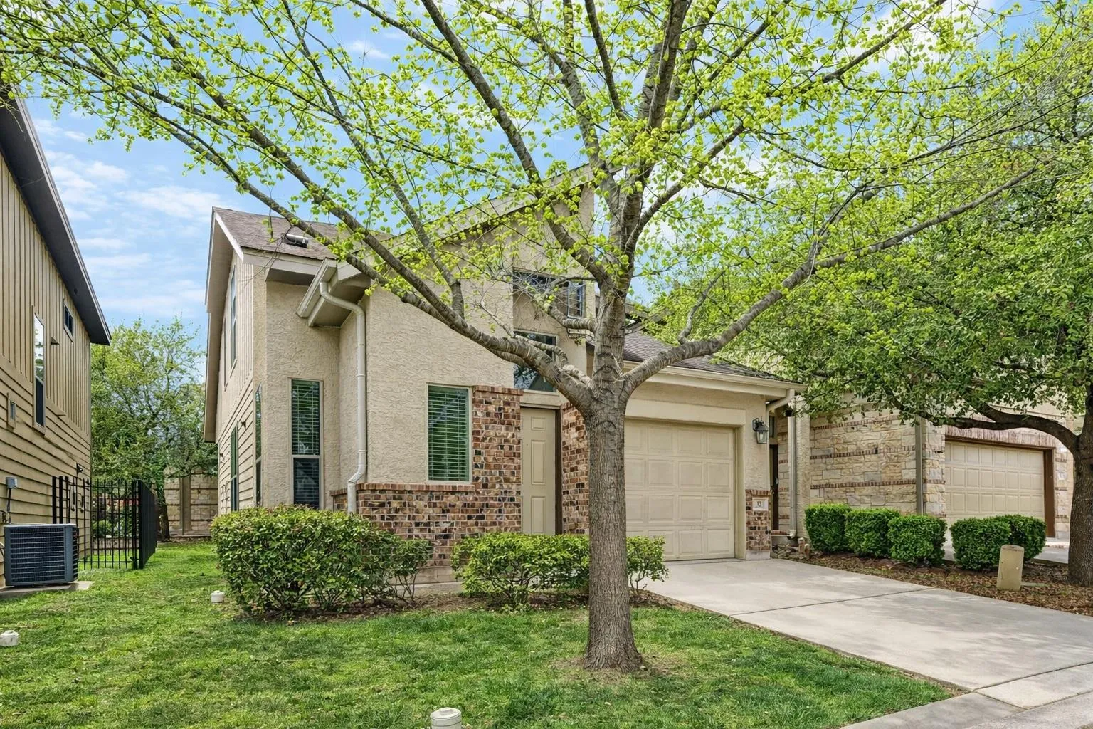 Photo 2 of 2101 RIVERS EDGE WAY #32