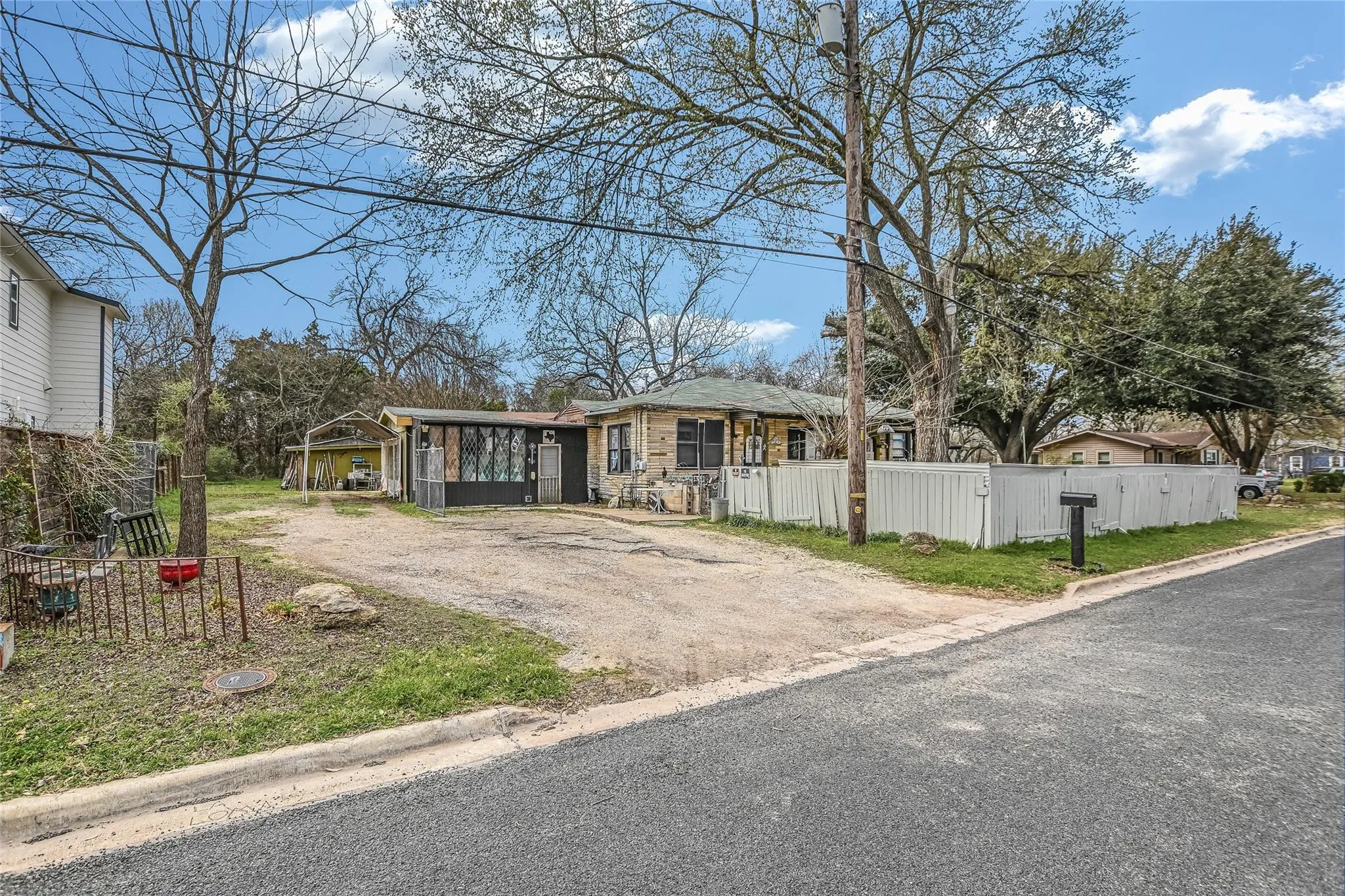 Photo 2 of 5405 PROCK LN