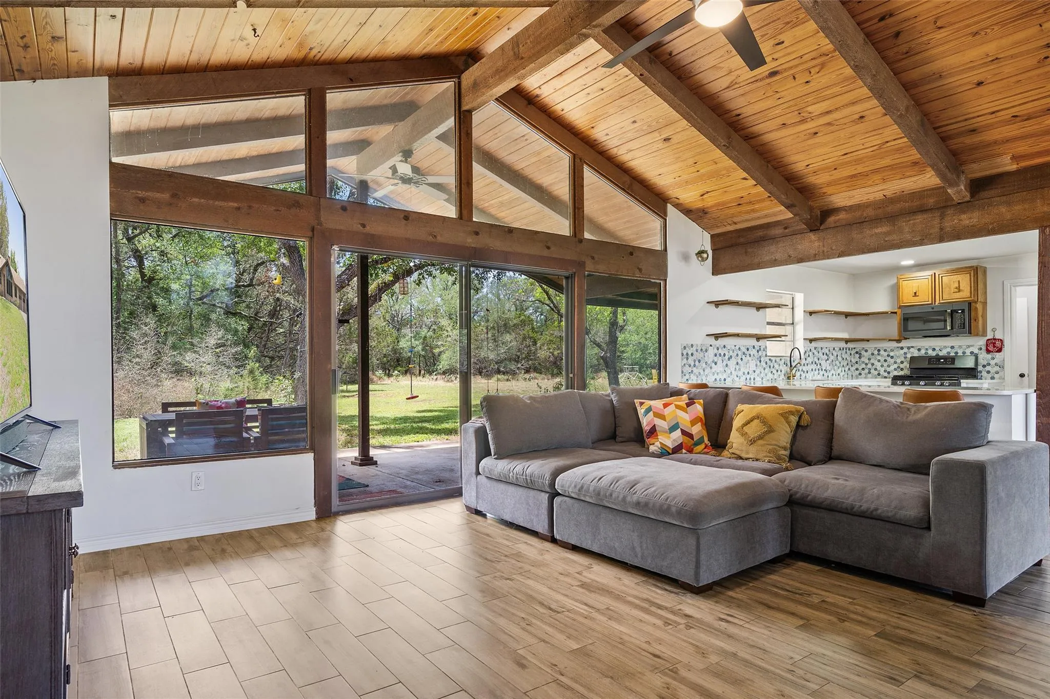 Photo 4 of 121 MERRYWOOD LN