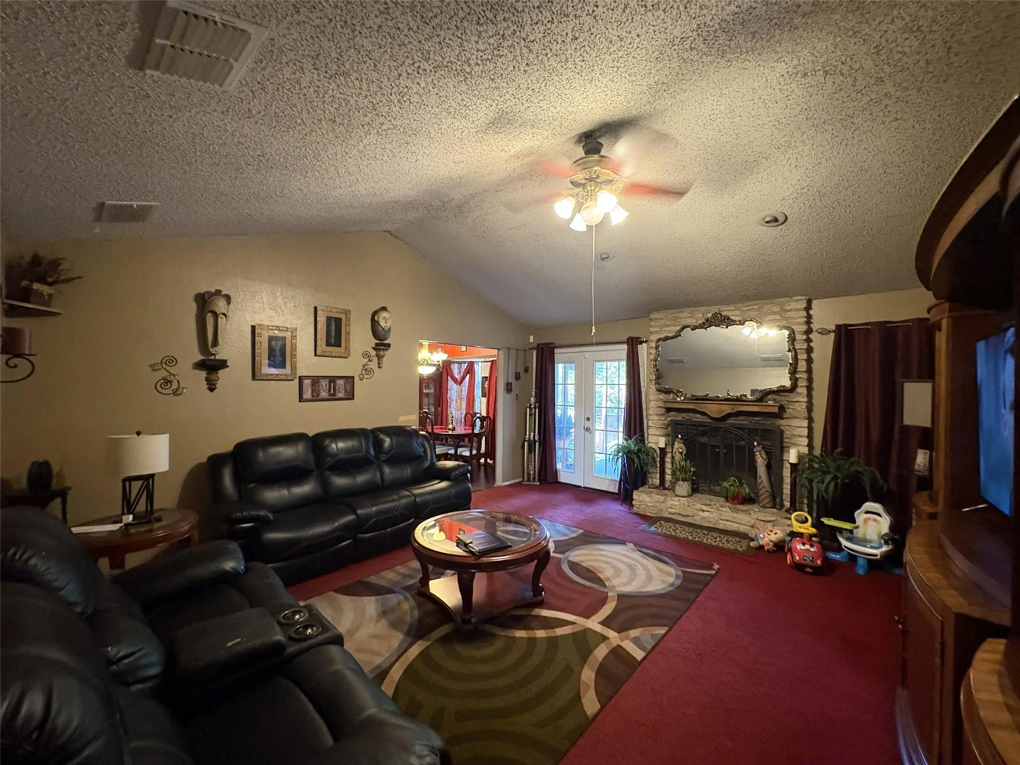Photo 4 of 1006 WISTERIA CIR
