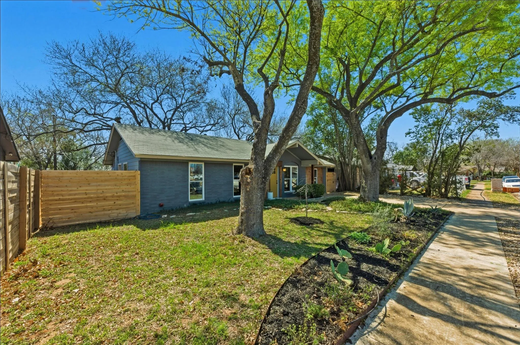 Photo 2 of 1005 ARTHUR STILES RD