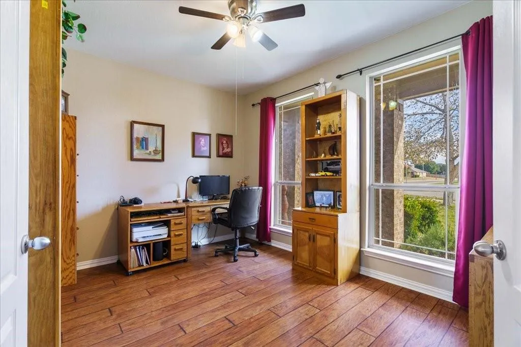 Photo 3 of 324 BLOOMSBURY DR