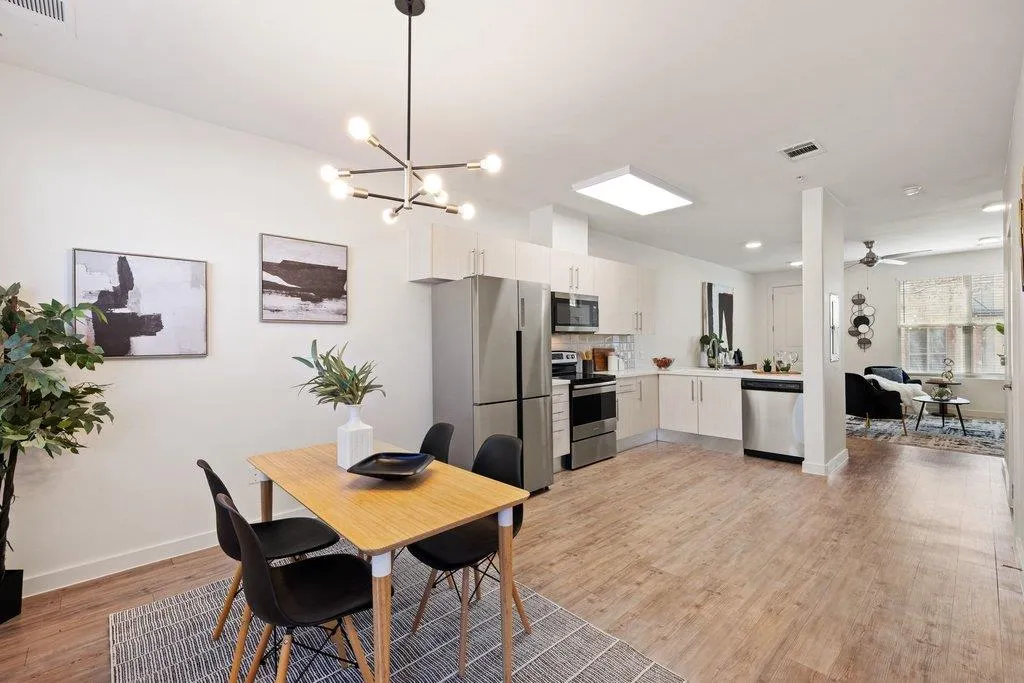 Photo 4 of 7805 COOPER LN #401