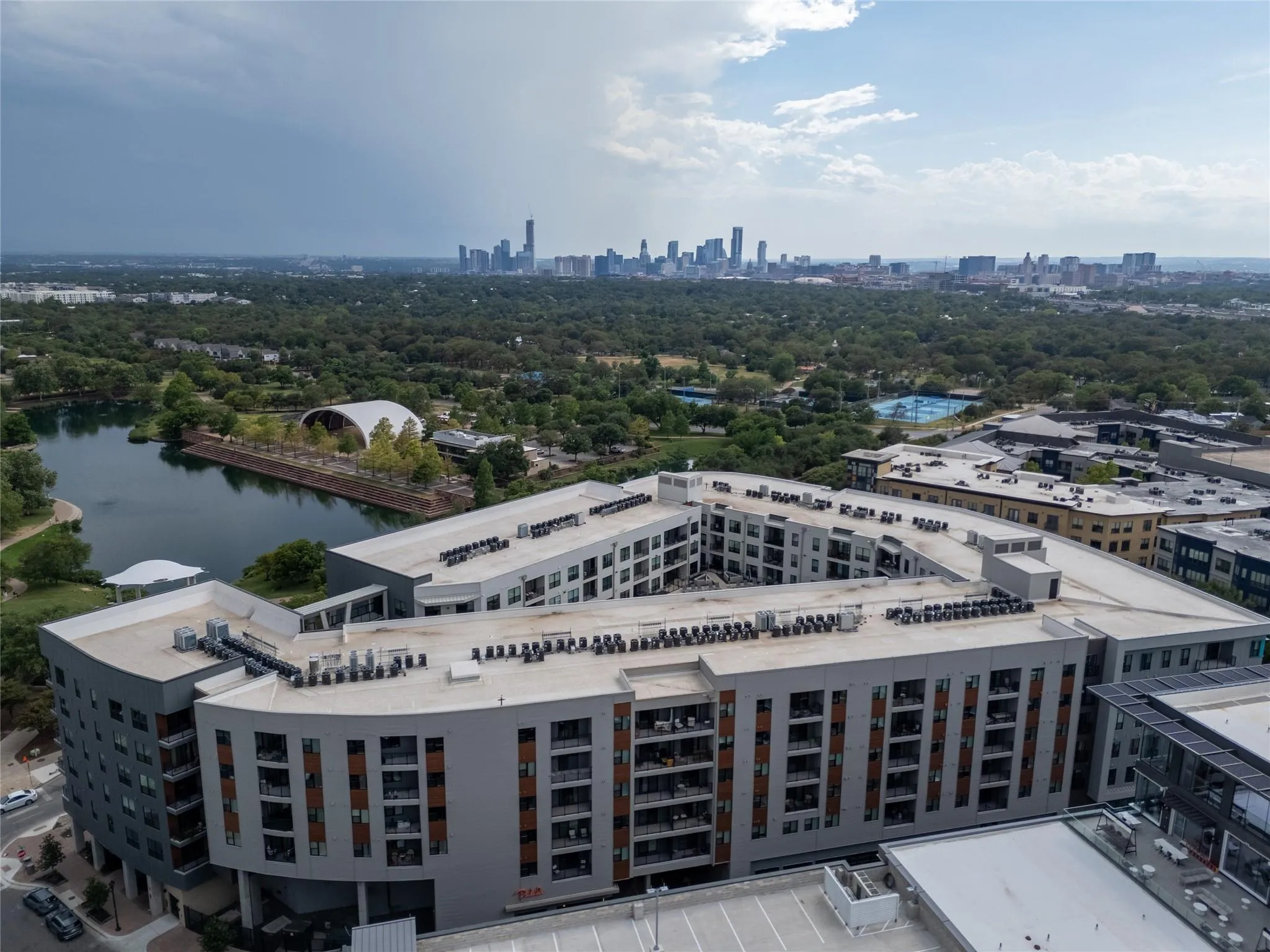 Photo 3 of 1701 SIMOND AVE #302