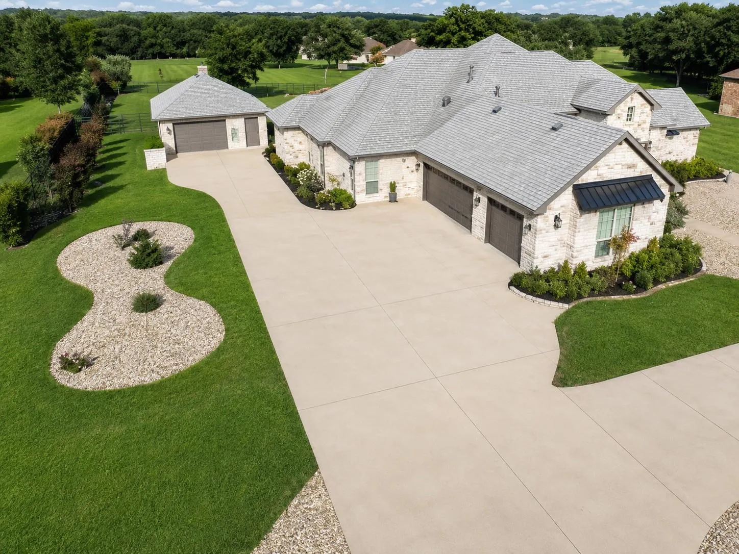 Photo 3 of 113 CAMP VERDE DR