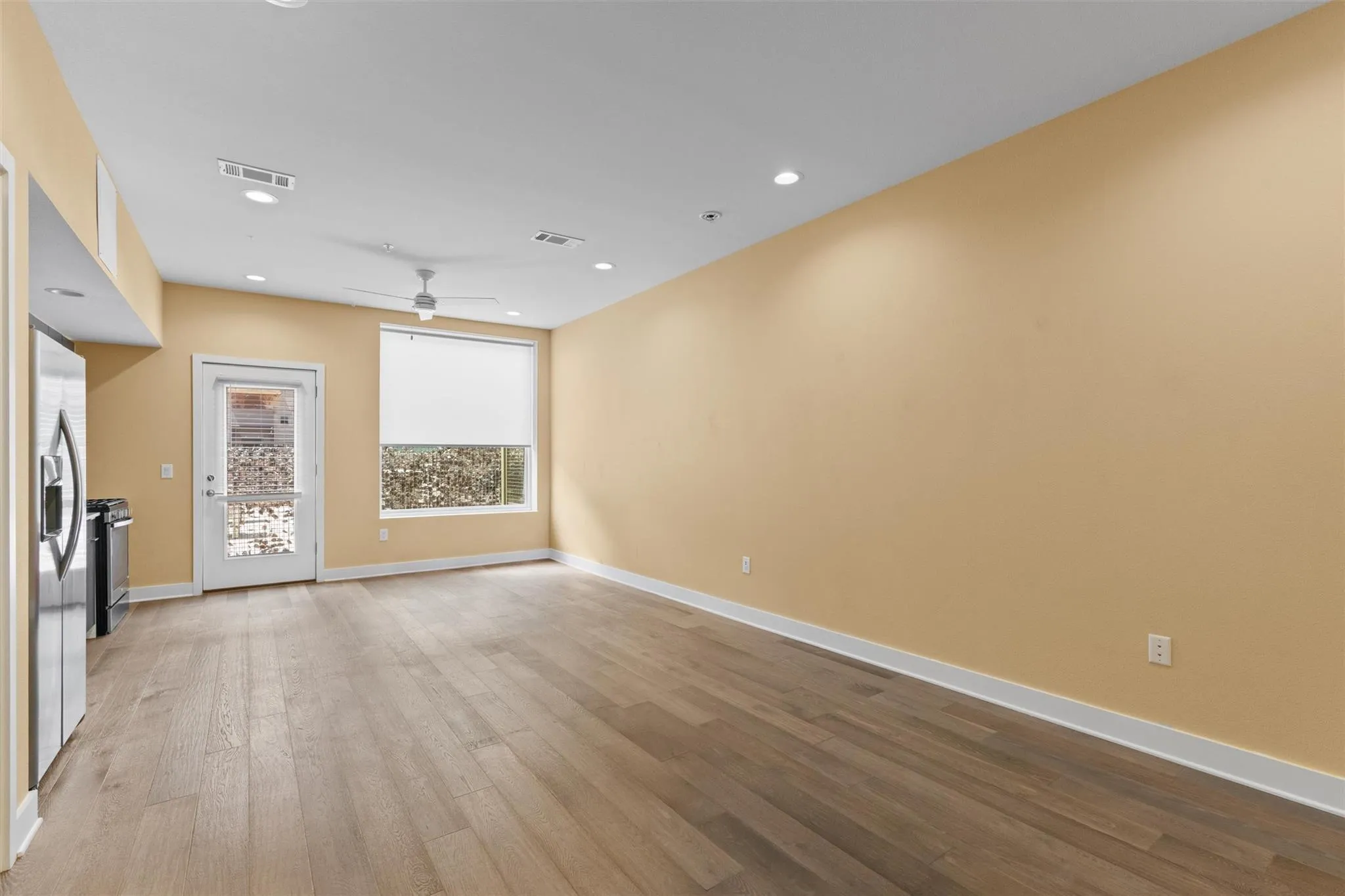 Photo 3 of 1800 E 4TH ST #223