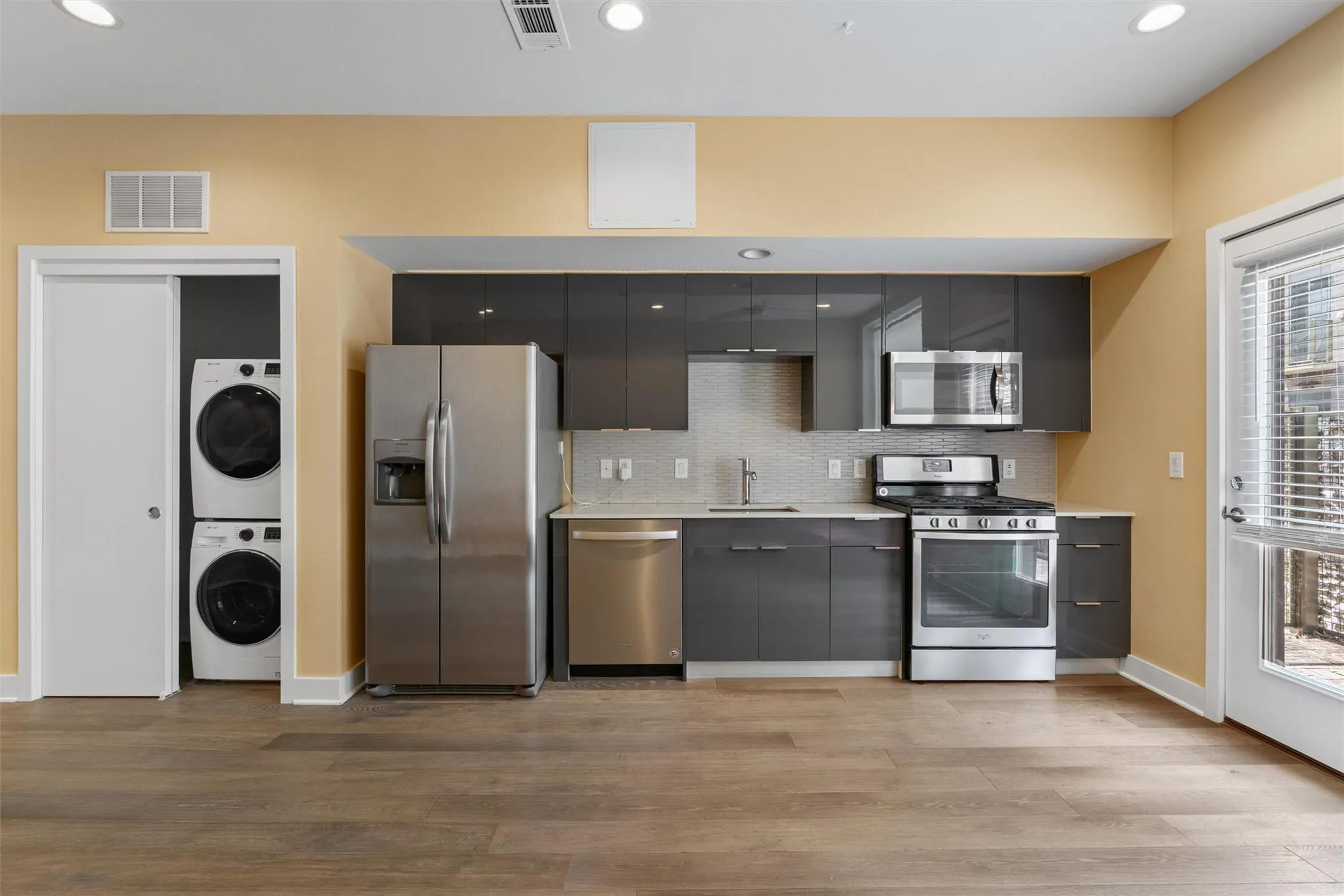 Photo 5 of 1800 E 4TH ST #223