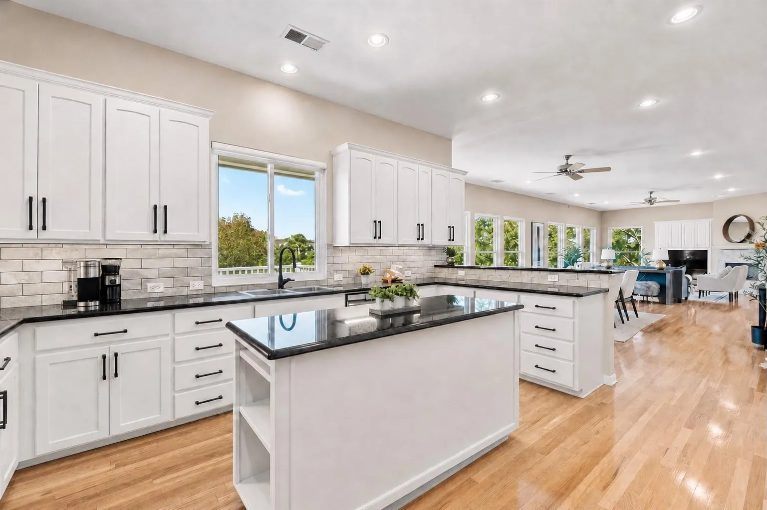 Photo of 209 OVERLOOK CT, Georgetown, TX, 78628