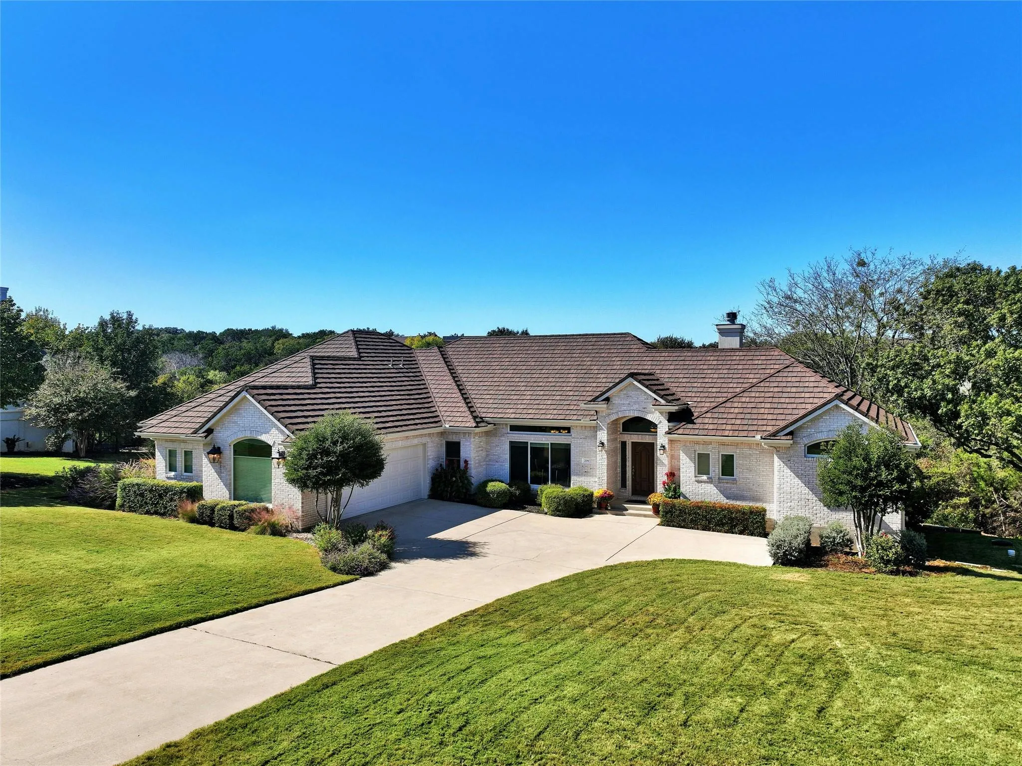 Photo 2 of 209 OVERLOOK CT