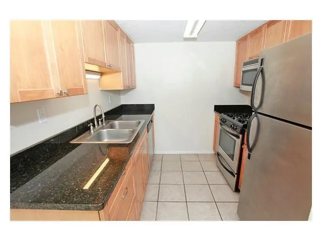 Photo 3 of 1800 LAVACA ST #204
