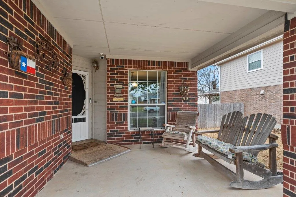 Photo 4 of 251 BLUESTEM ST