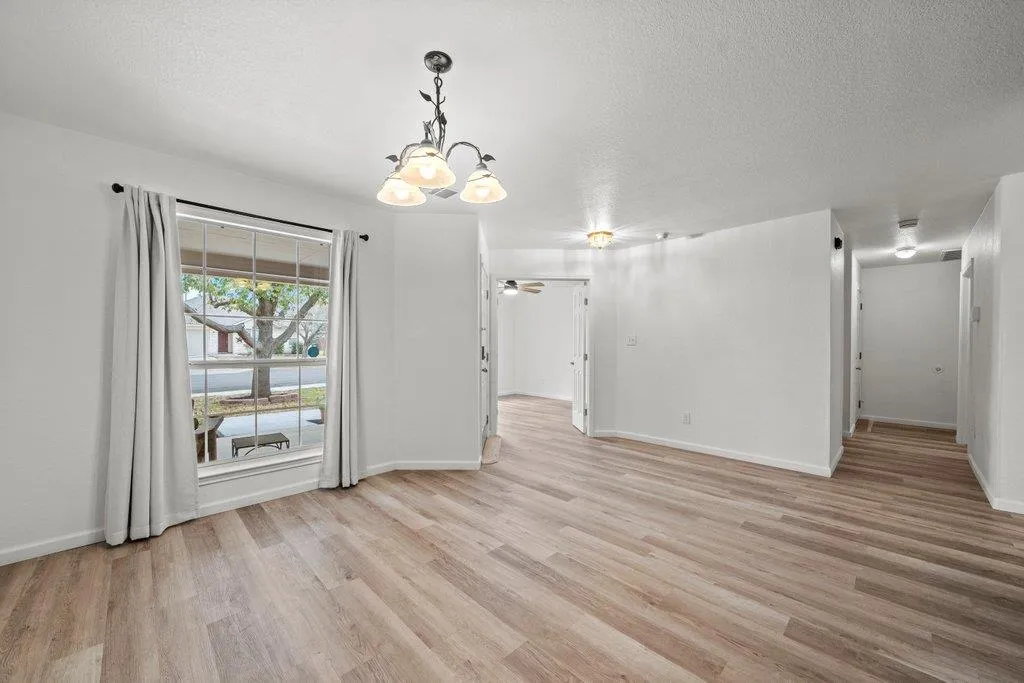Photo 5 of 251 BLUESTEM ST