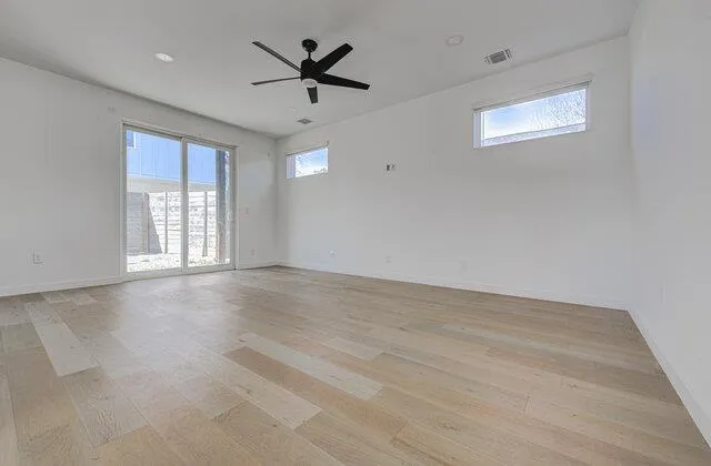 Photo 5 of 6203 LANGHAM ST #1