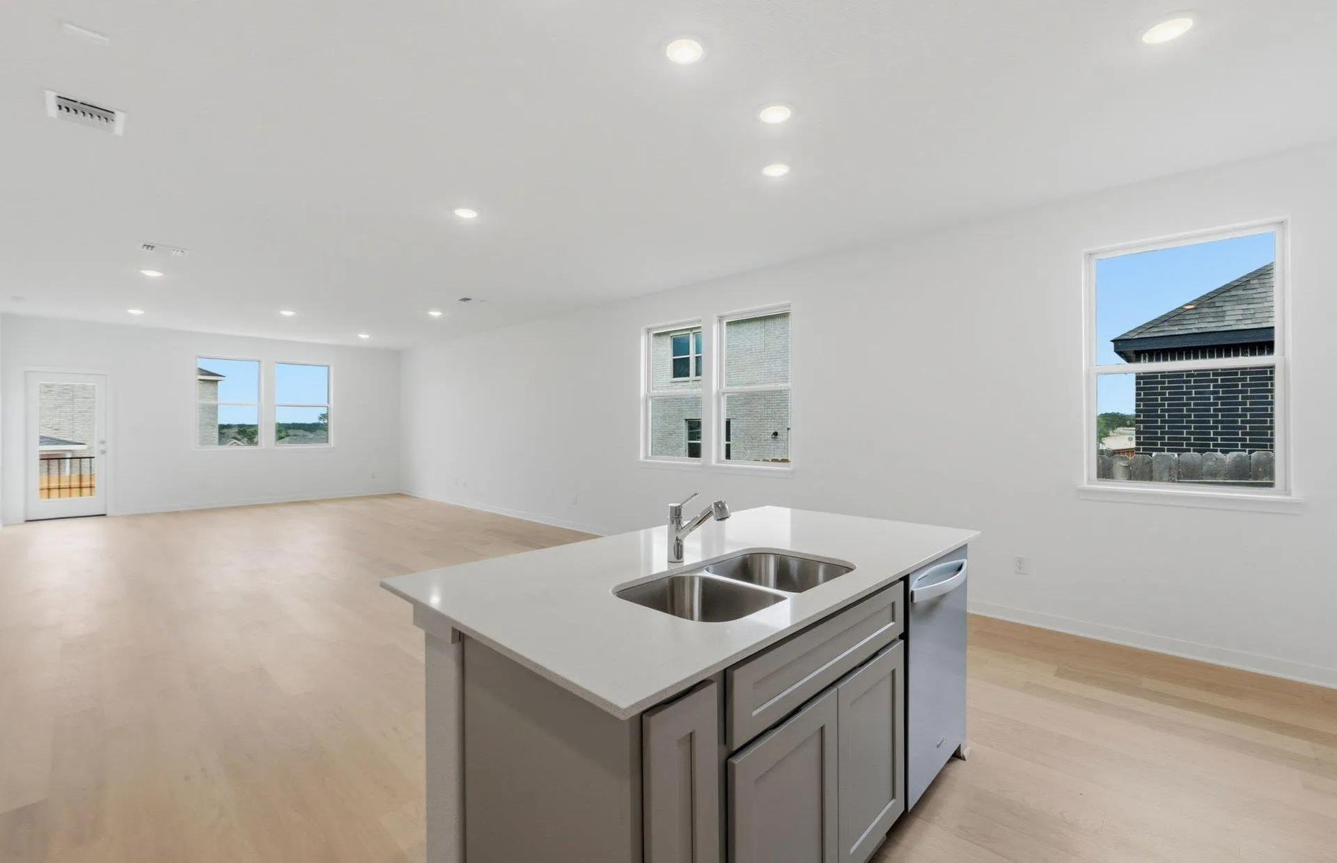 Photo 5 of 212 COGITARE LN