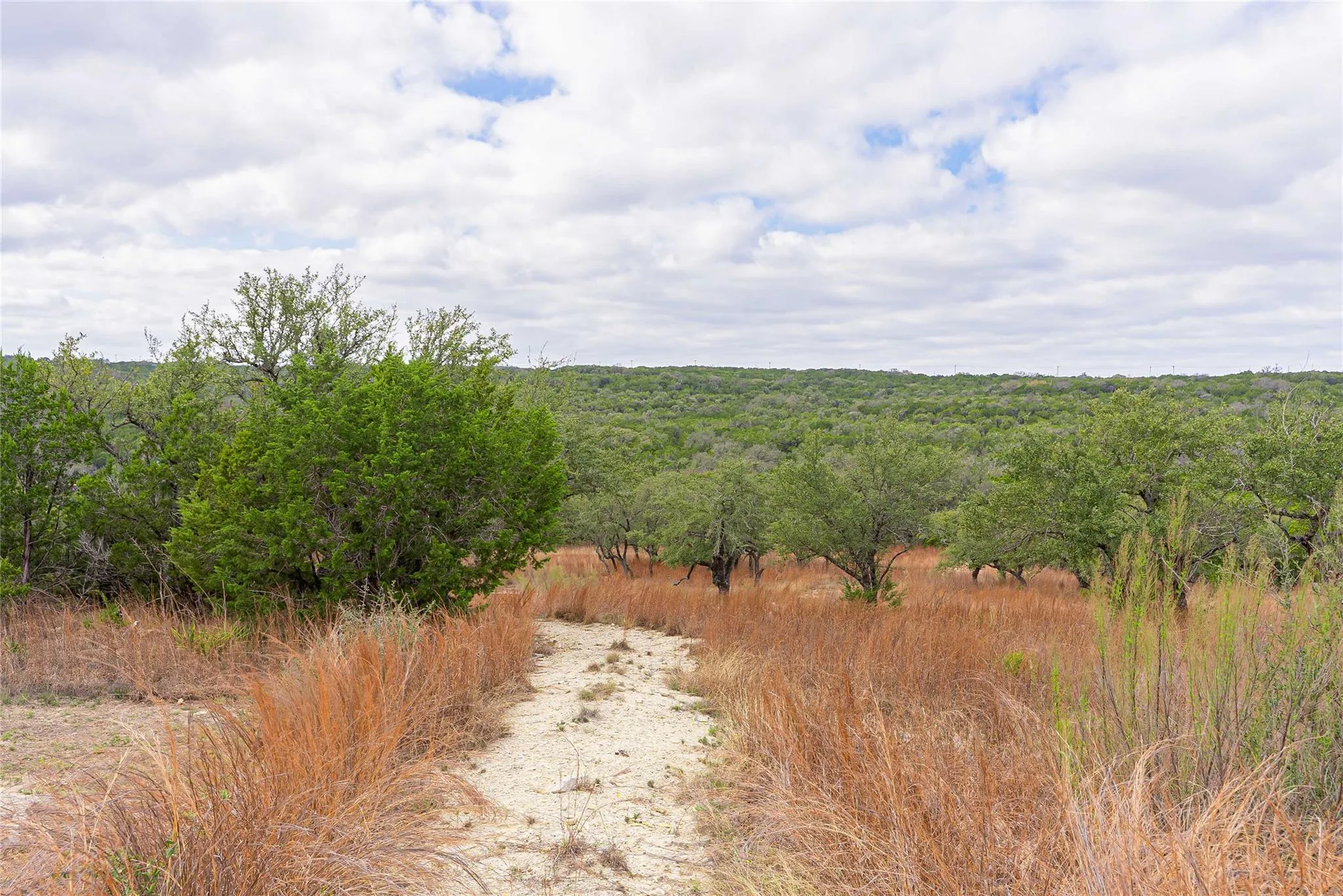 Photo of 6611 3 SINGLETON BEND RD, Marble Falls, TX, 78654